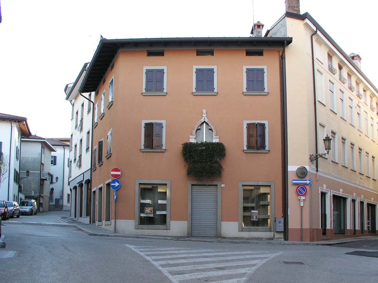 Casa Midena, Pilutti