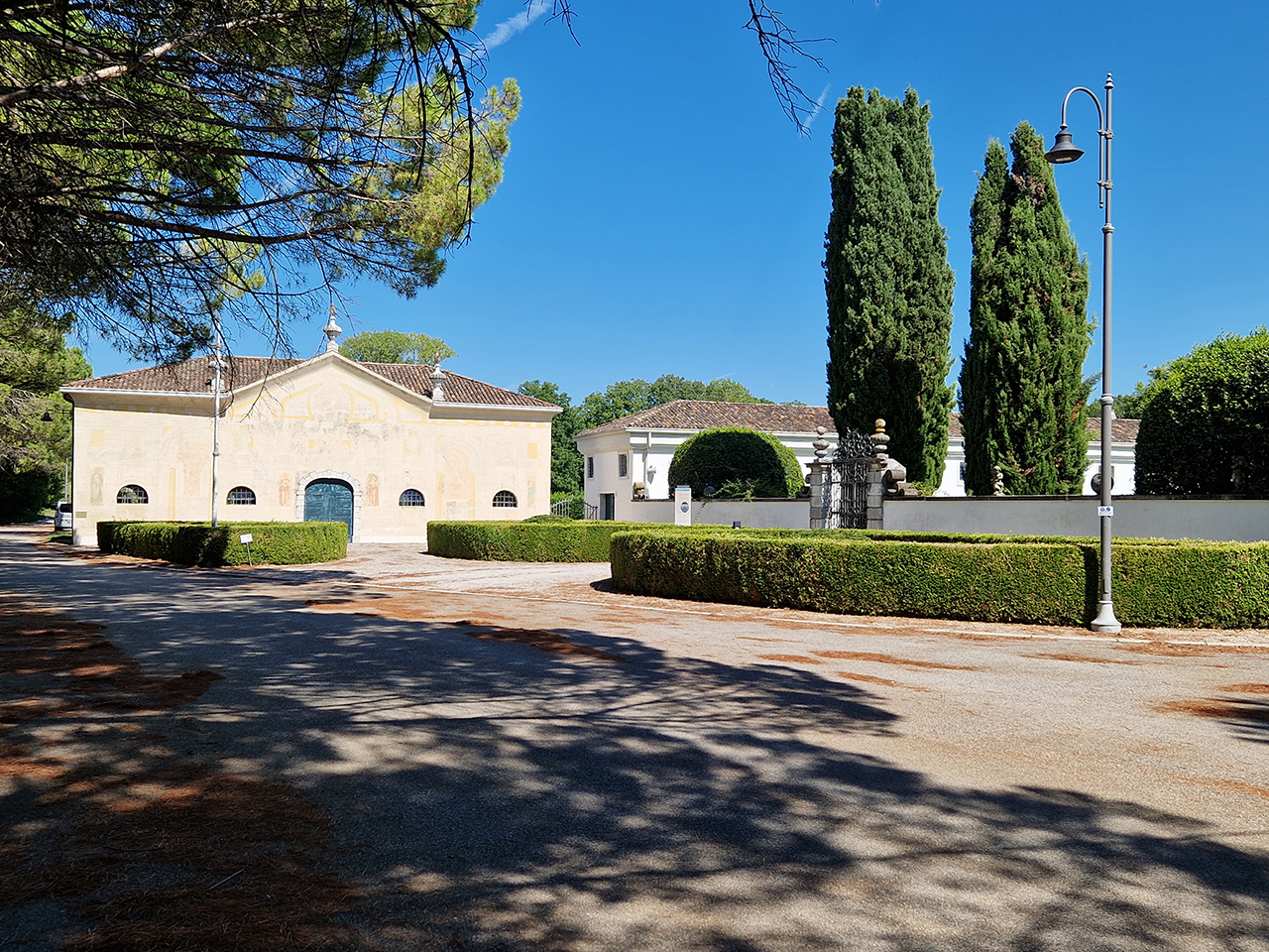 Barchessa di Villa Maniago
