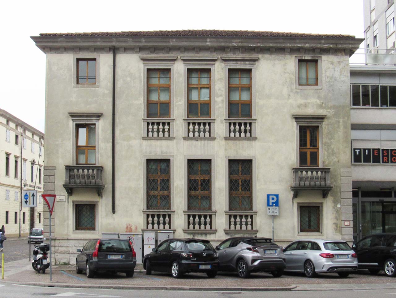 Casa de Rubeis, Perusini, Chiesa