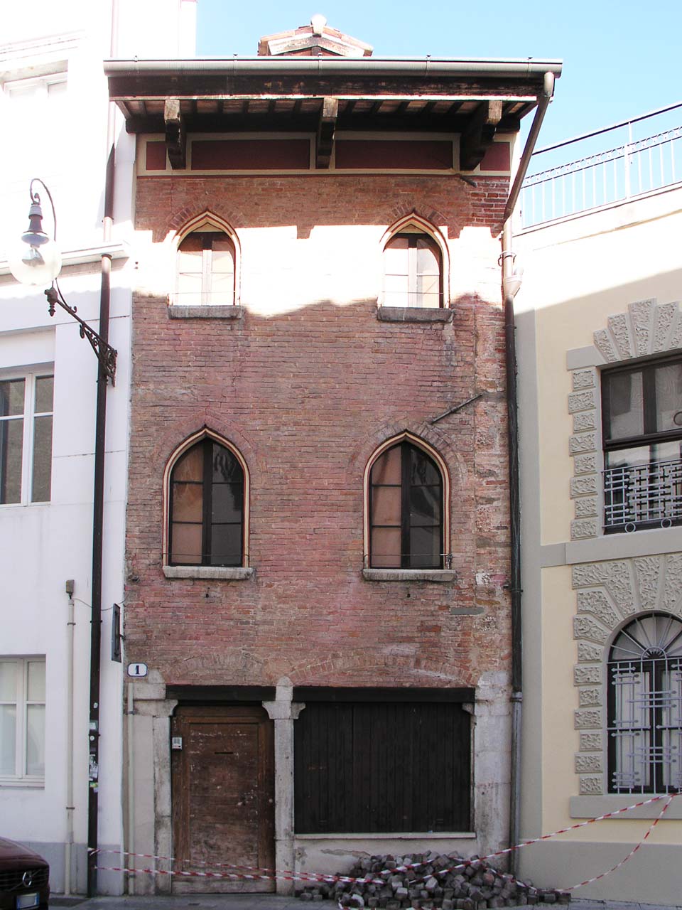 Casa trecentesca in Via Mazzini