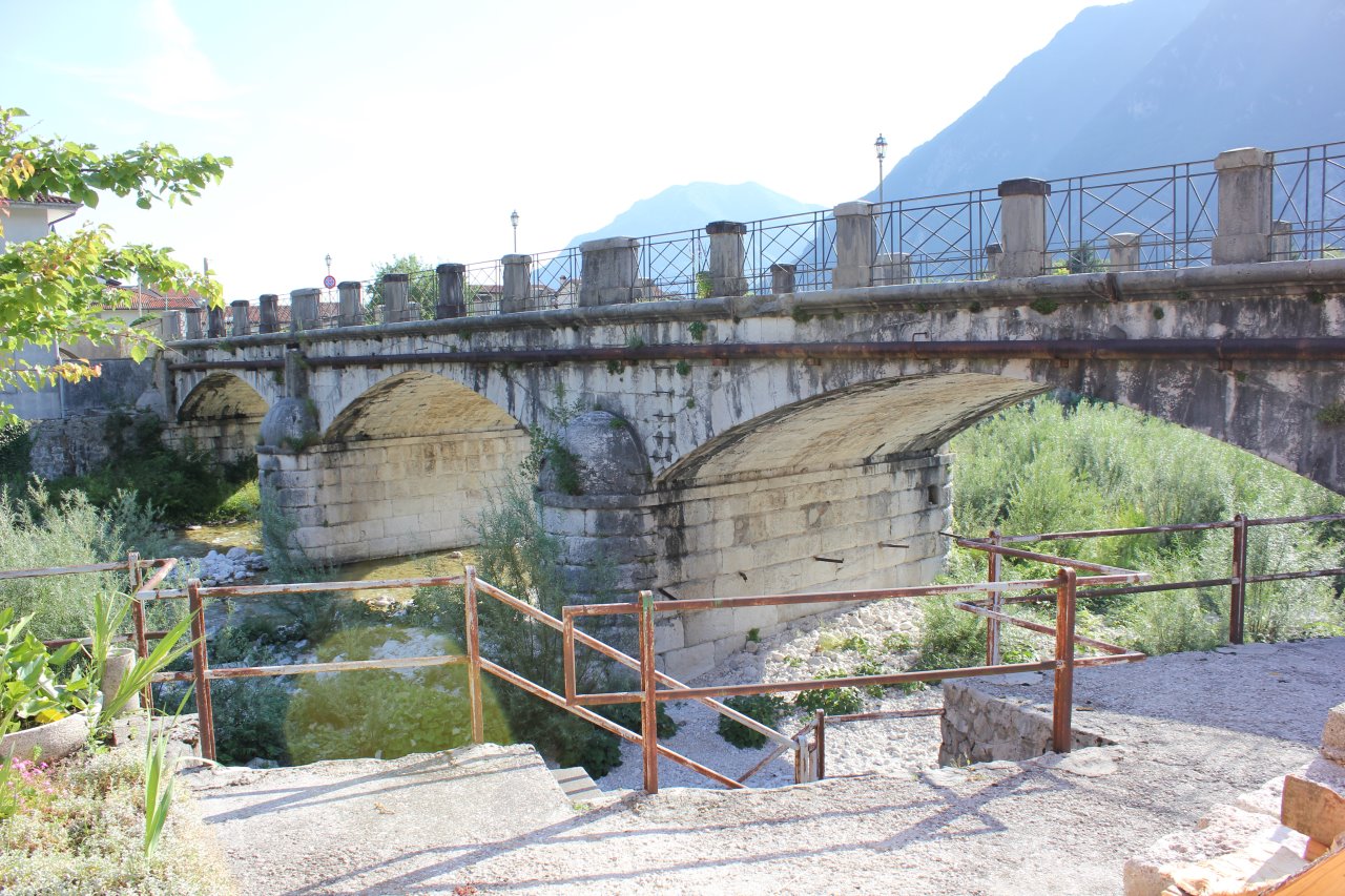 Ponte Vecchio sul Venzonassa