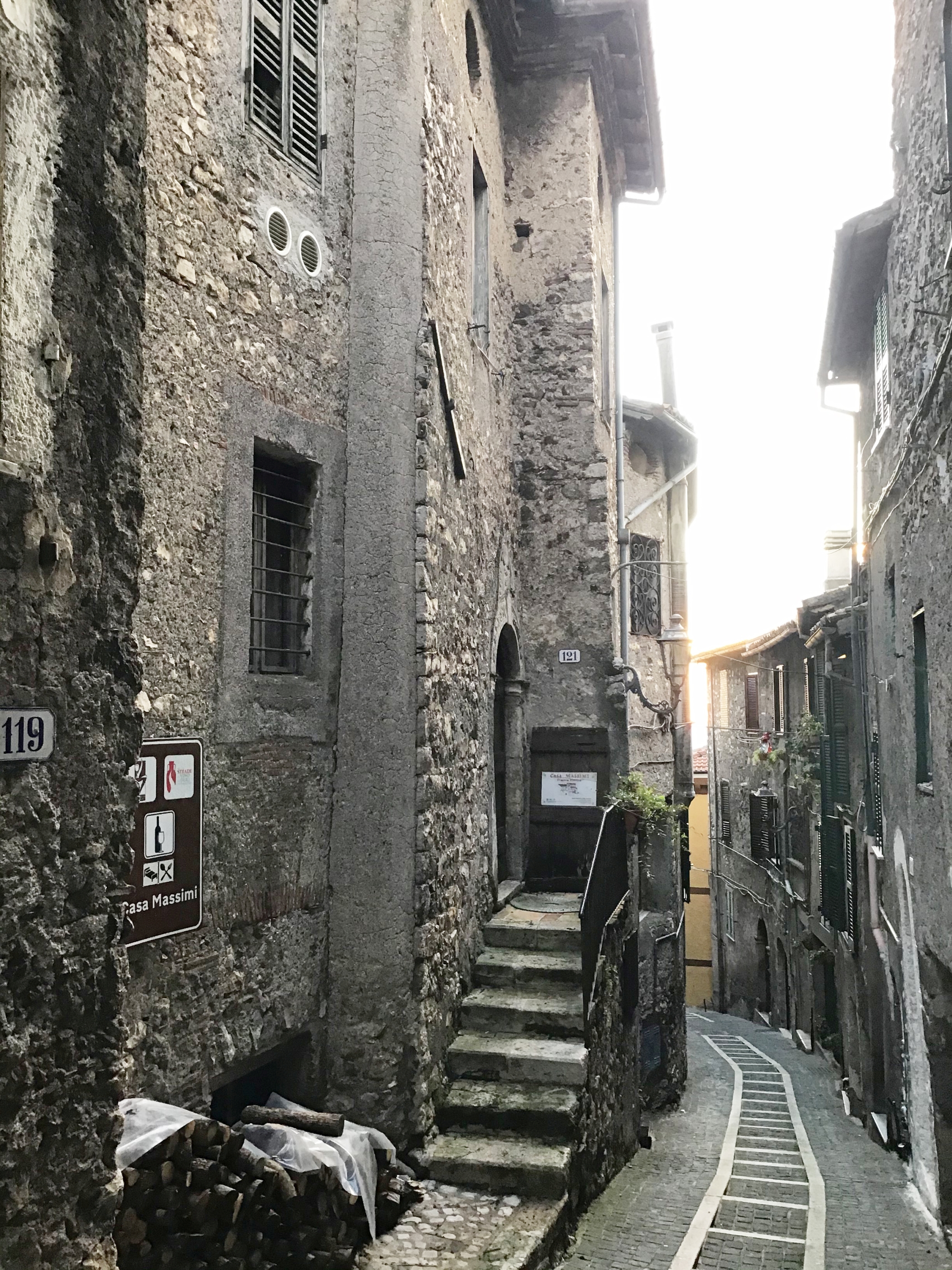 [Palazzotto in via Maggiore, 121]