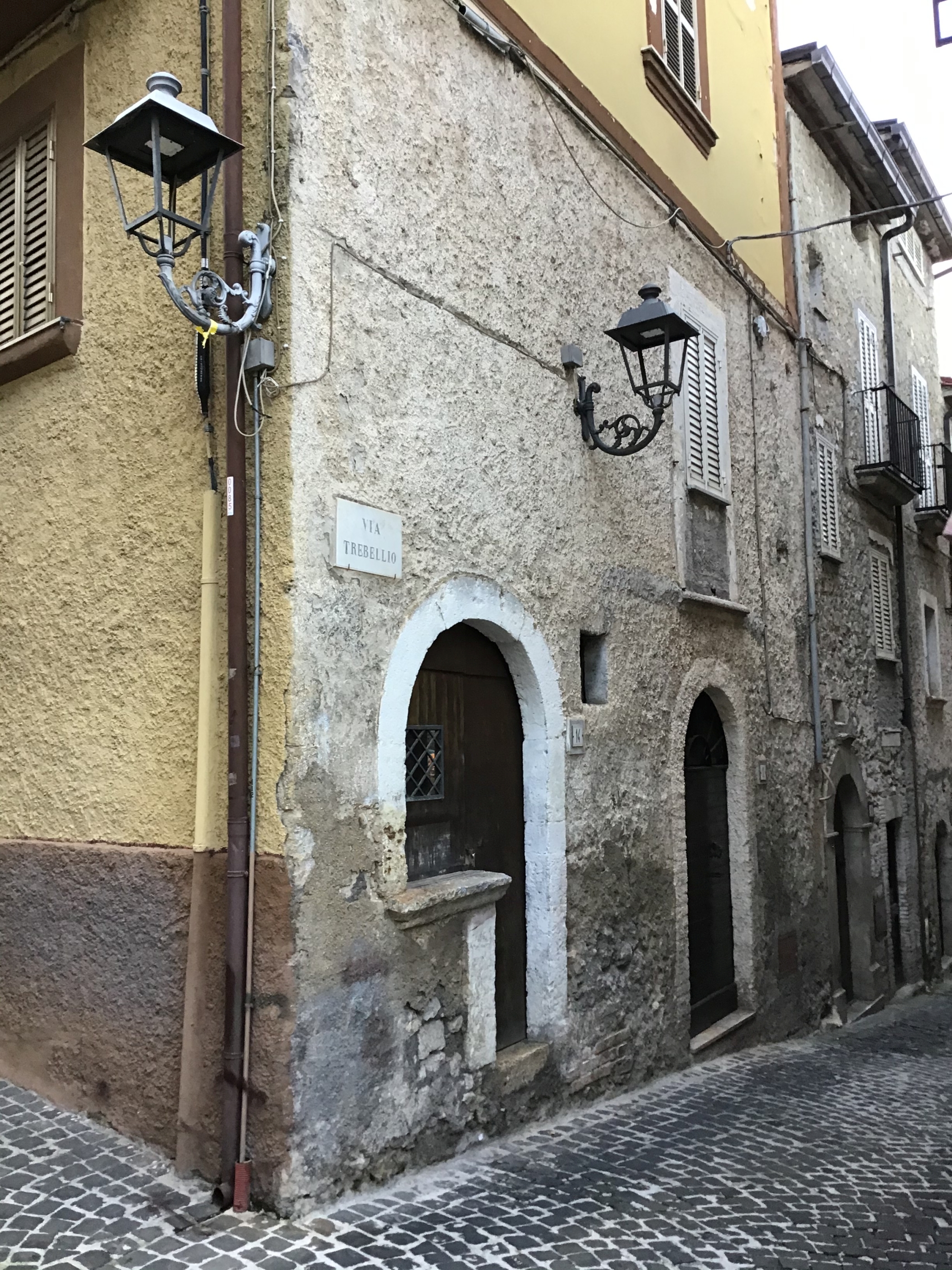 [Bottega in via Trebellio, 14]