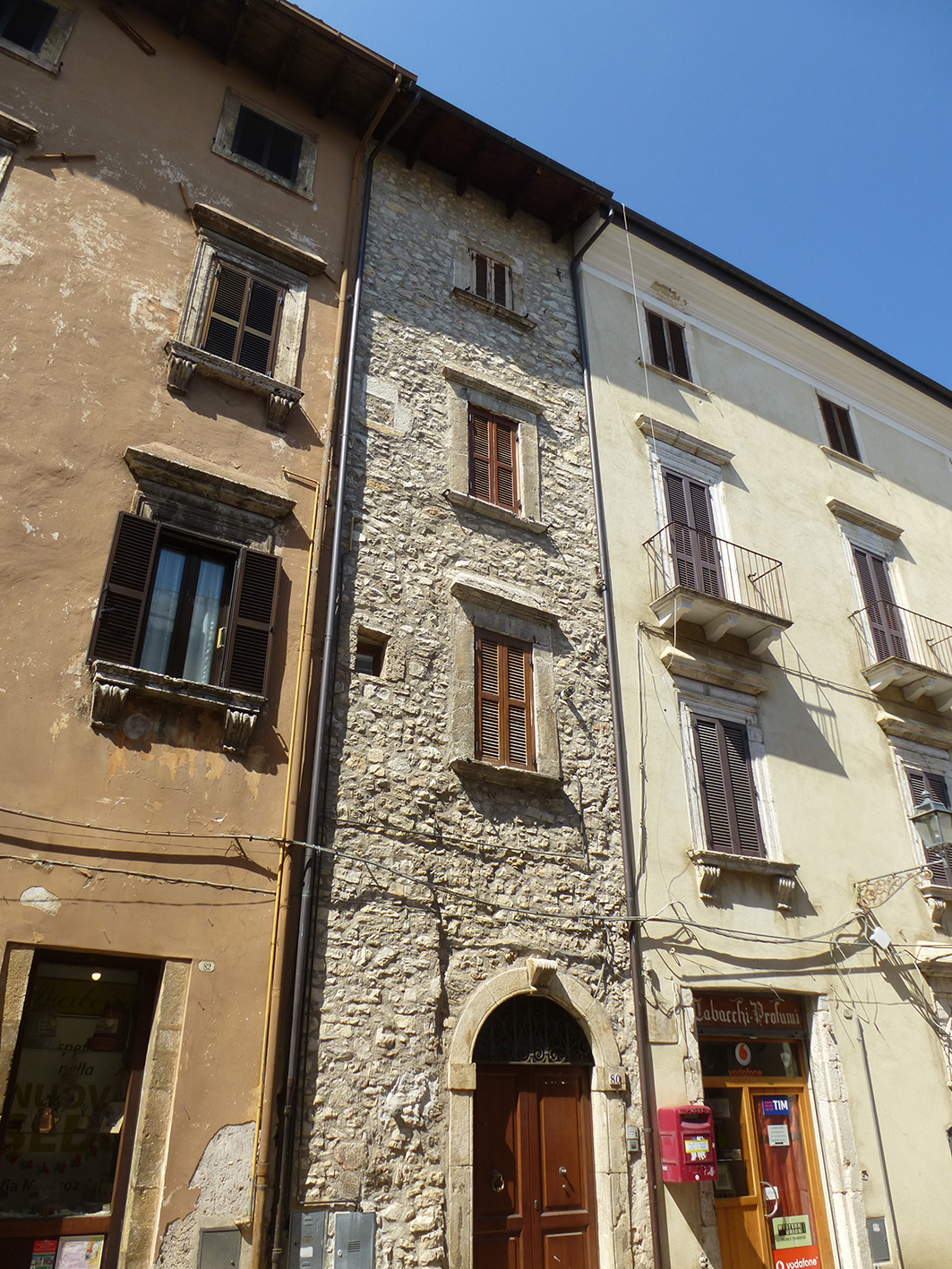 Edificio di abitazione in Corso San Giuseppe da Leonessa, 80