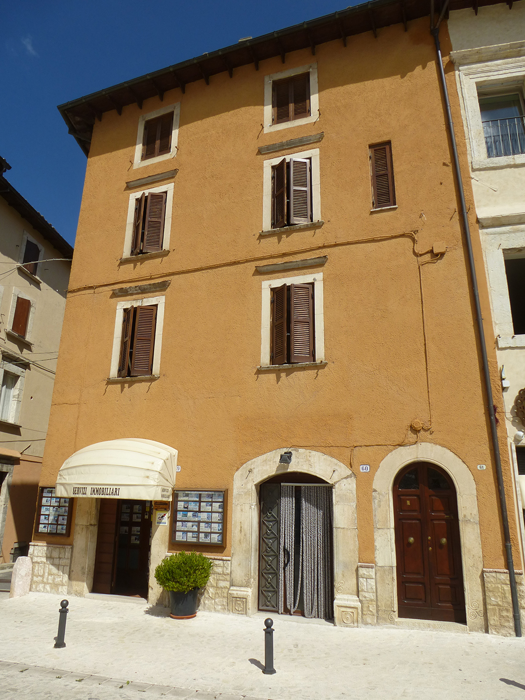 Edificio di abitazione in Via Brunori Bucarini