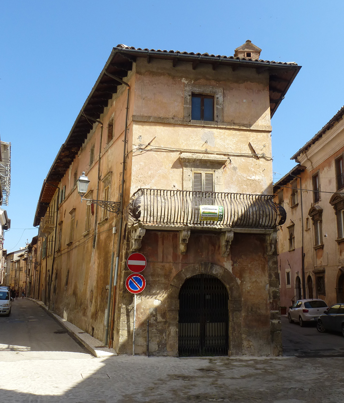 Edificio di abitazione in Via S. Francesco, 16
