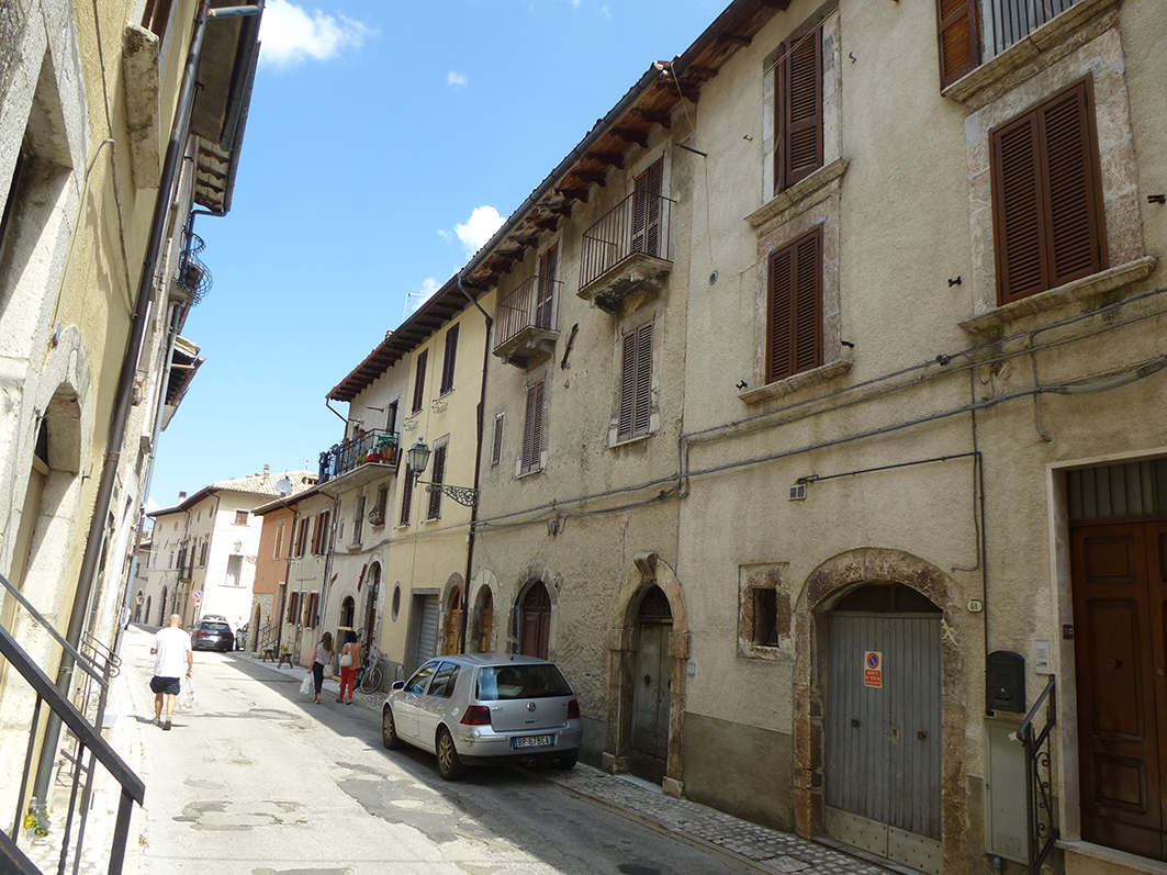 Edificio di abitazione in Via di S. Francesco, 65-6769