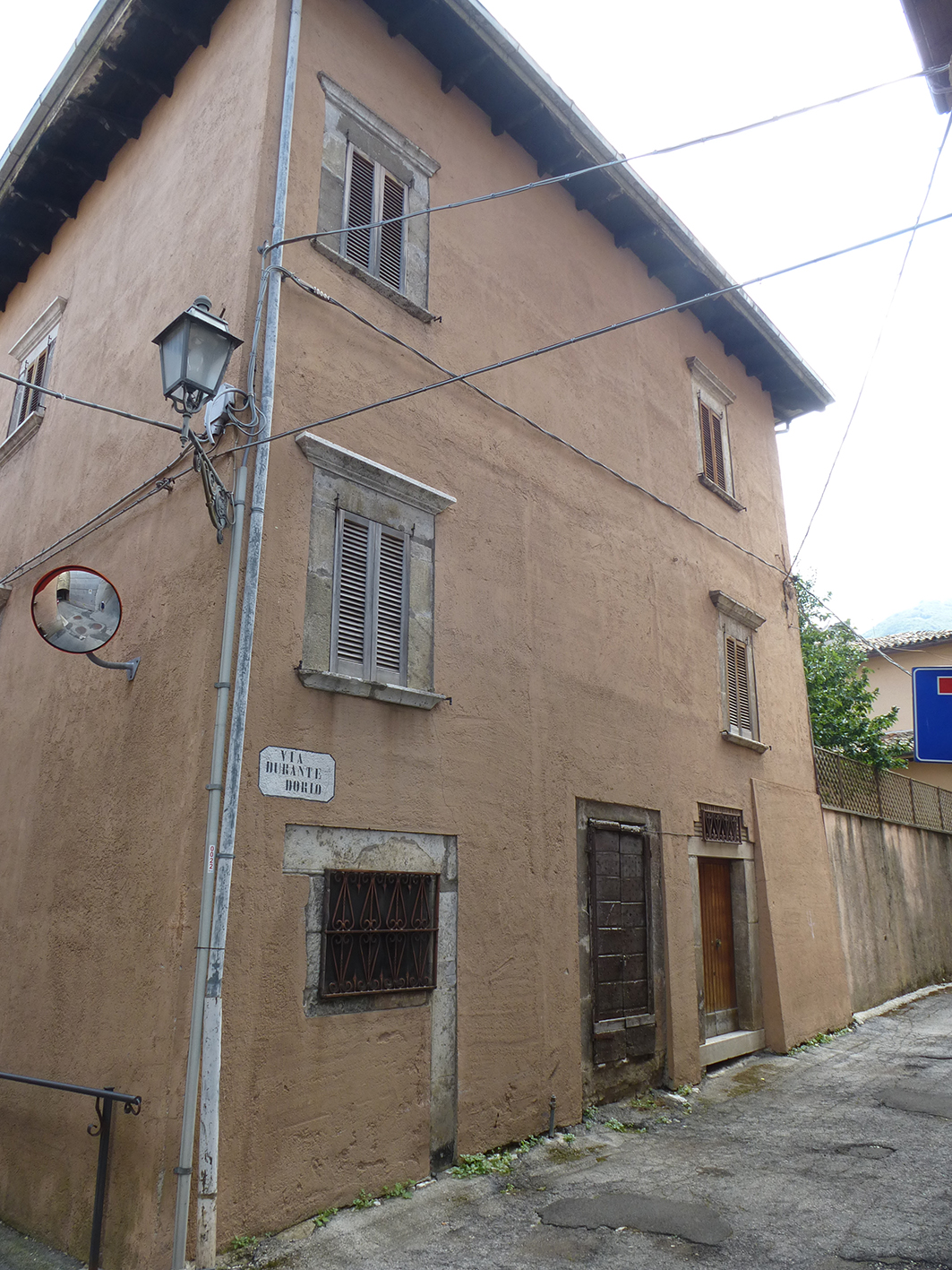 Edificio di abitazione in via Durante Dorio, 55-57
