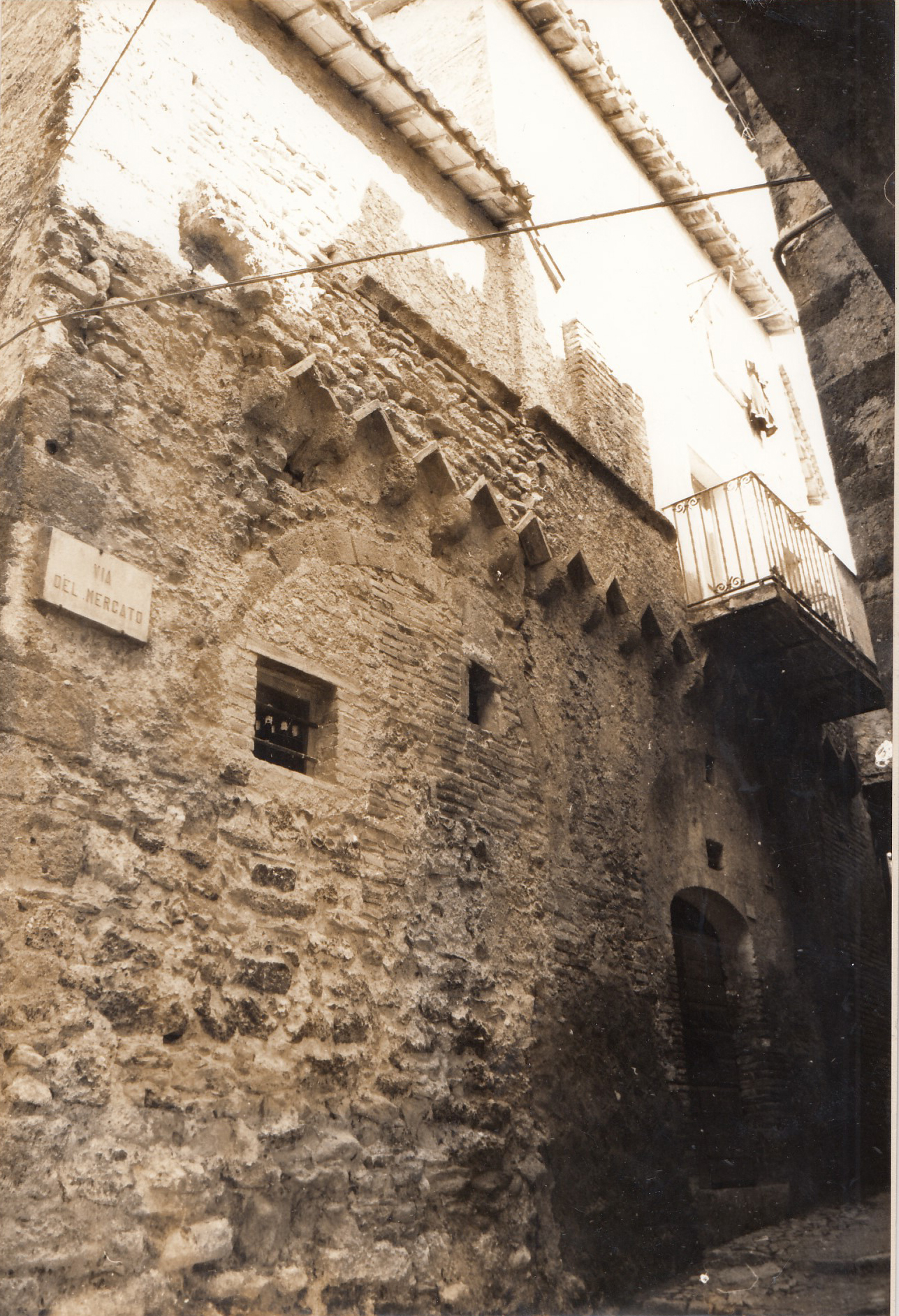 Casa d'abitazione in Via del Mercato