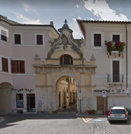 Porta Farnese
