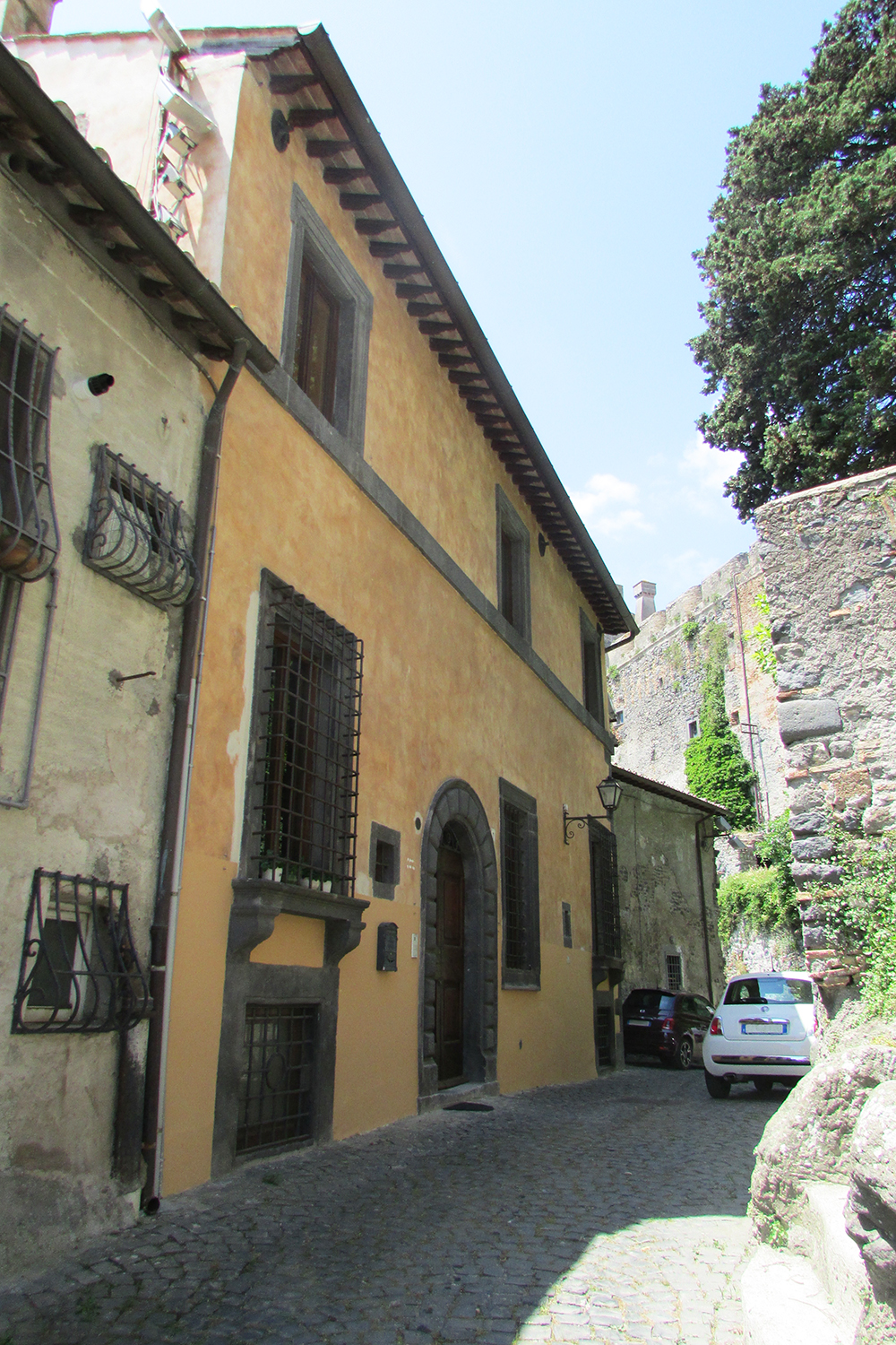 [Palazzetto privato in via della Rotonda, 7]