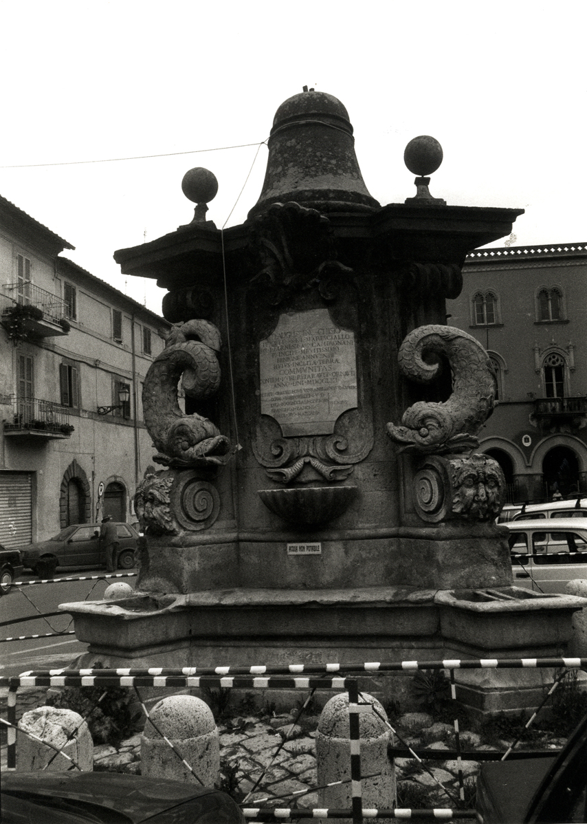 Fontana dei Delfini