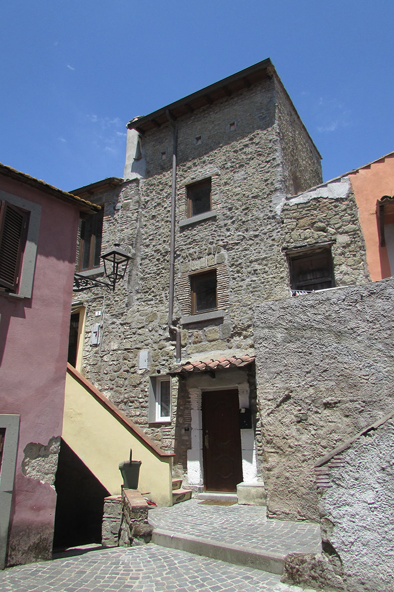[Casa torre privata in piazza Torre antica, 4]