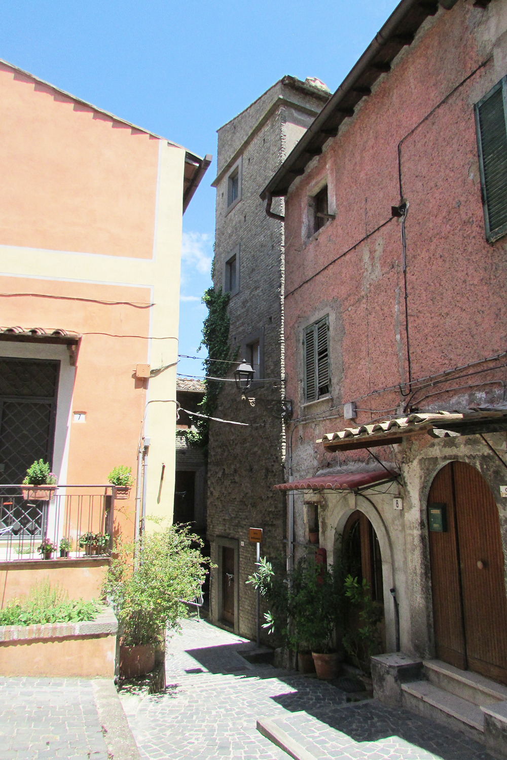 [Casa torre privata in via del Duomo, 6]
