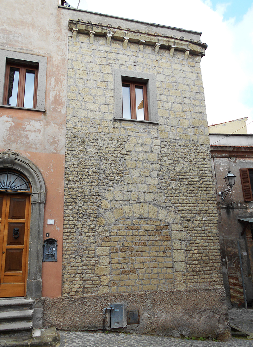 [Casa-torre privata in piazza G. Garibaldi, 0]