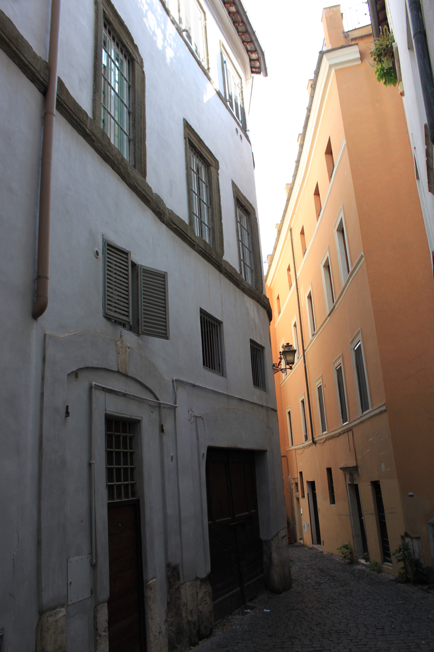 Casa in Via S. Angelo in Pescheria, 5
