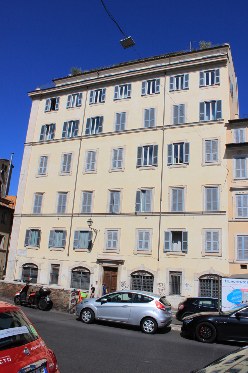 Casa in piazza Vincenzo Pallotti, 204