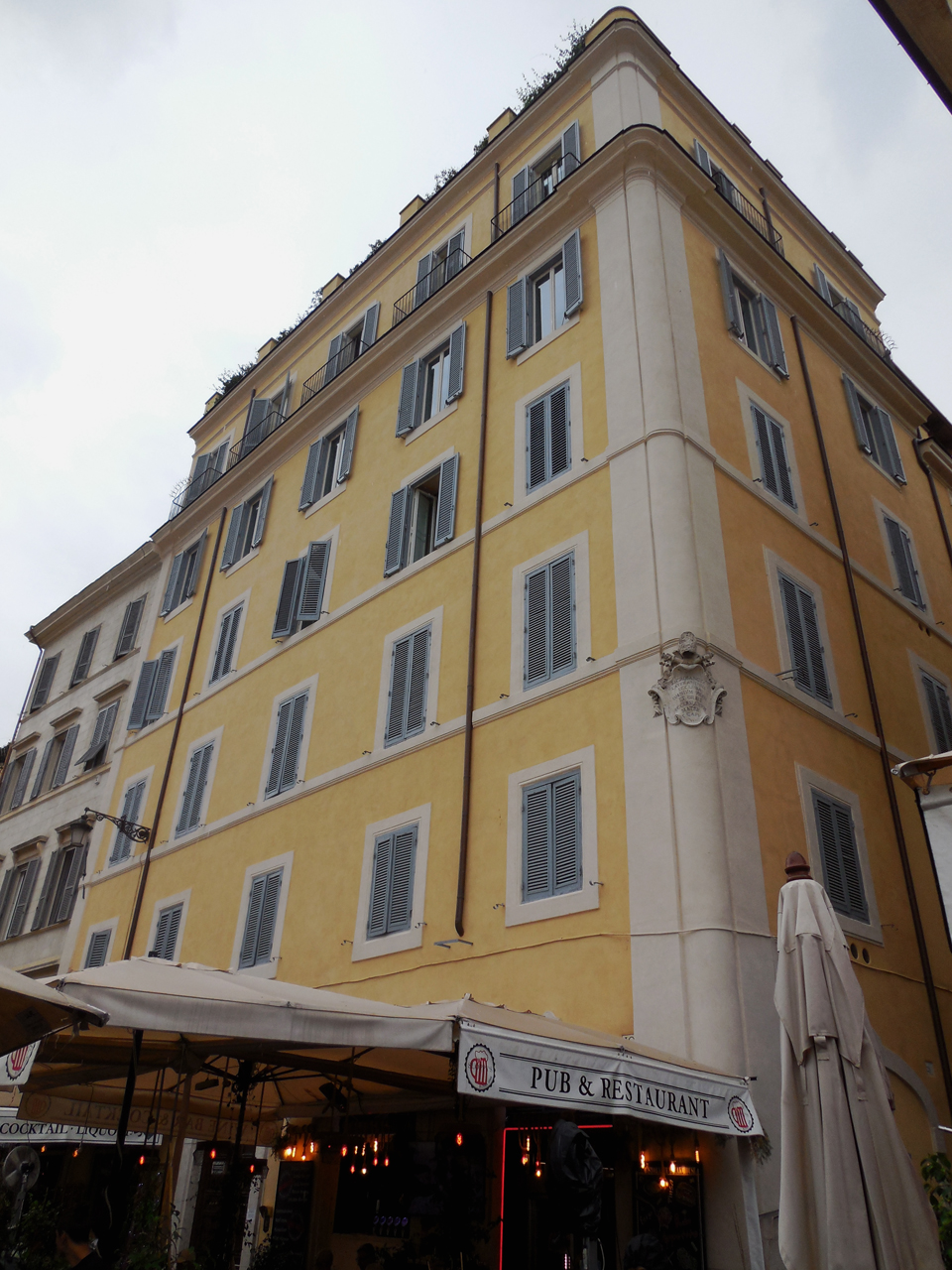 Casa in piazza di Campo de' Fiori, 6