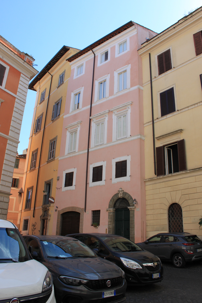 Casa in piazza di S. Salvatore in Campo, 32