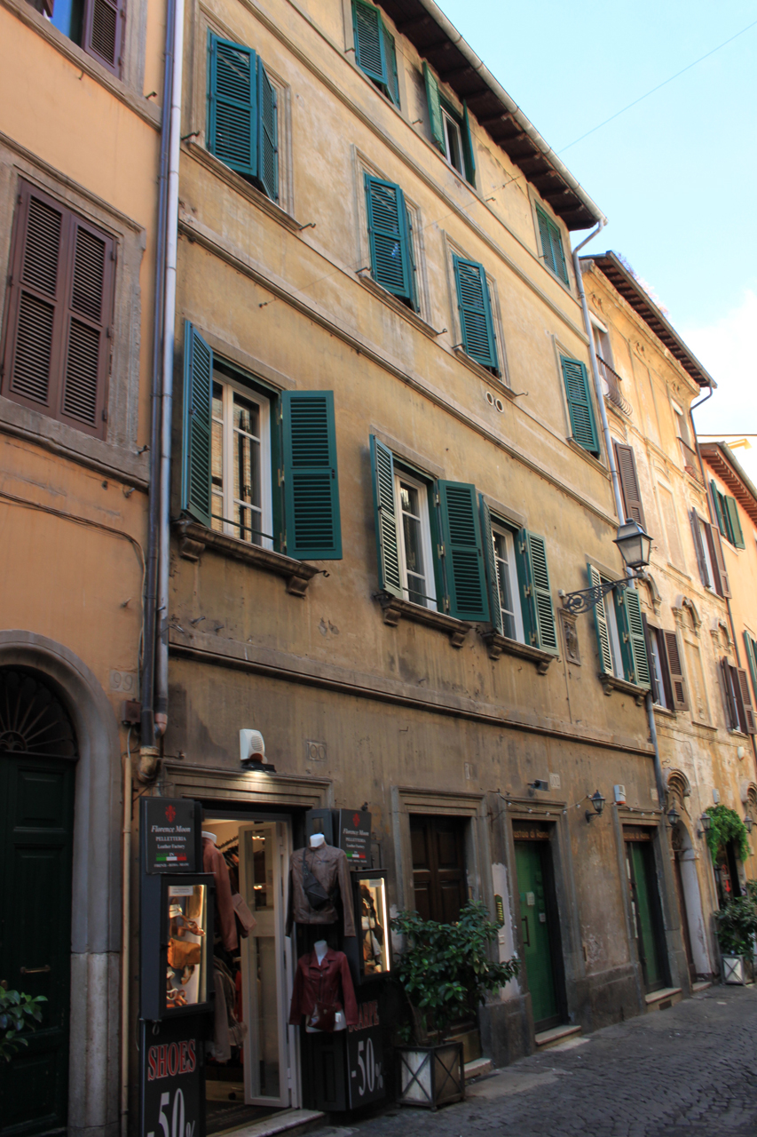 Casa in via dei Coronari, 104