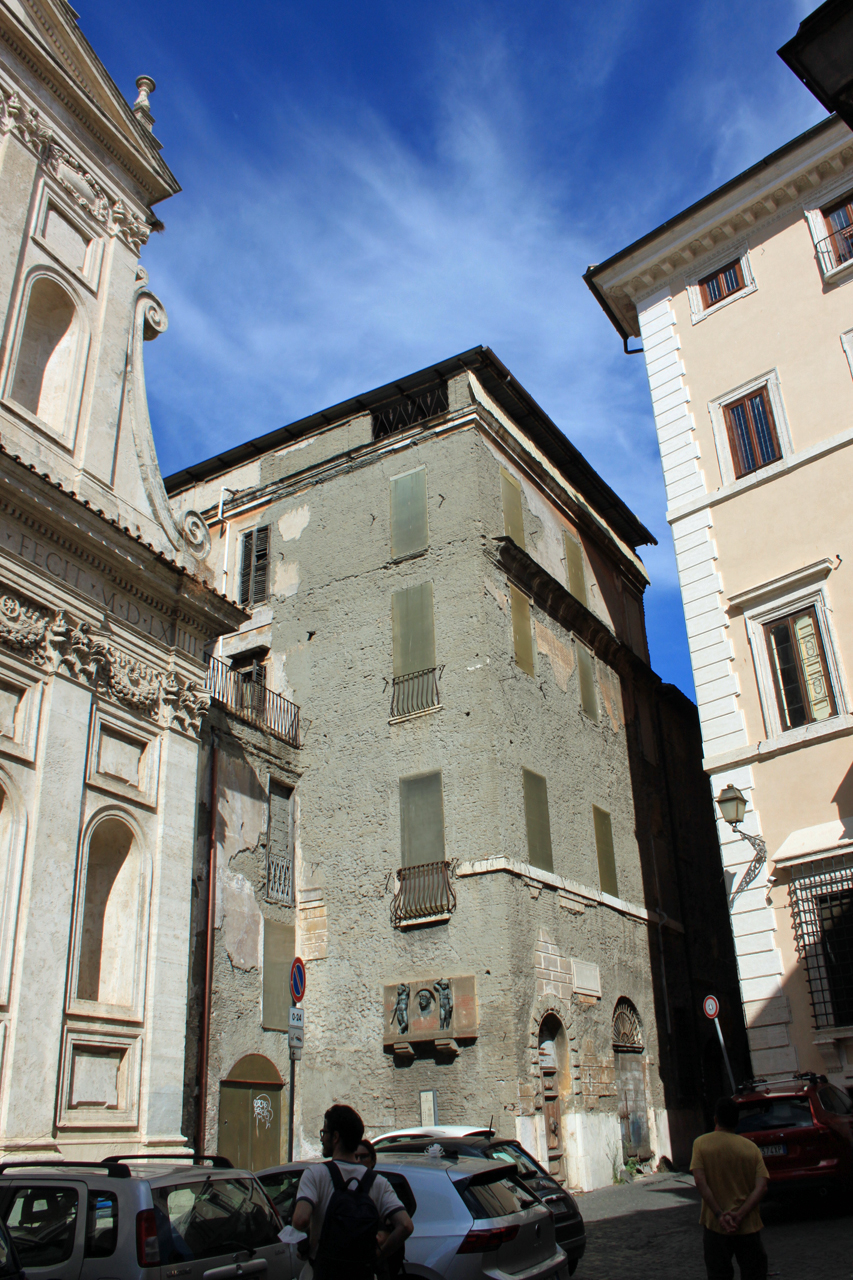 Casa in via dei Delfini, 5