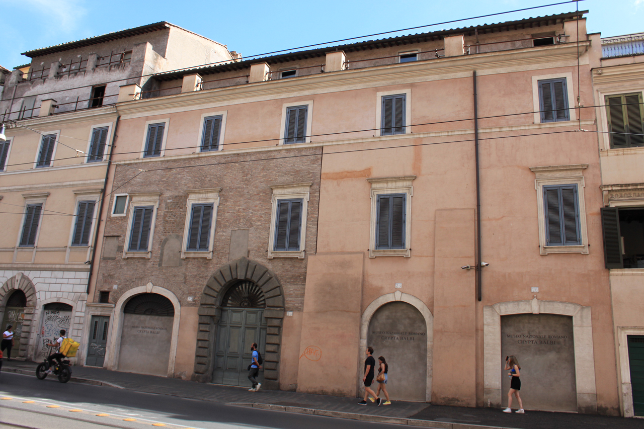 Casa in via delle Botteghe Oscure, 23