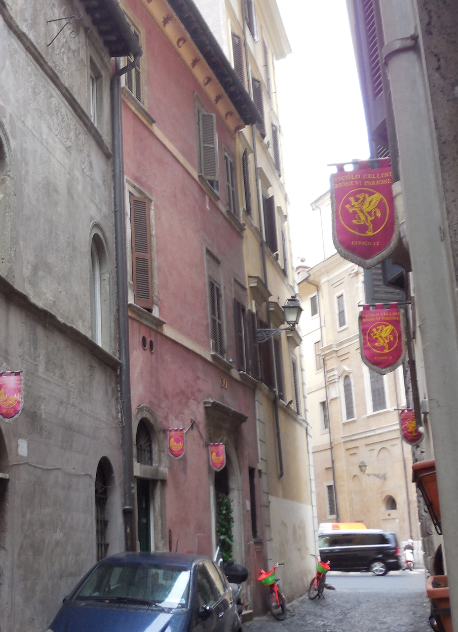 Casa in vicolo Cellini, 33