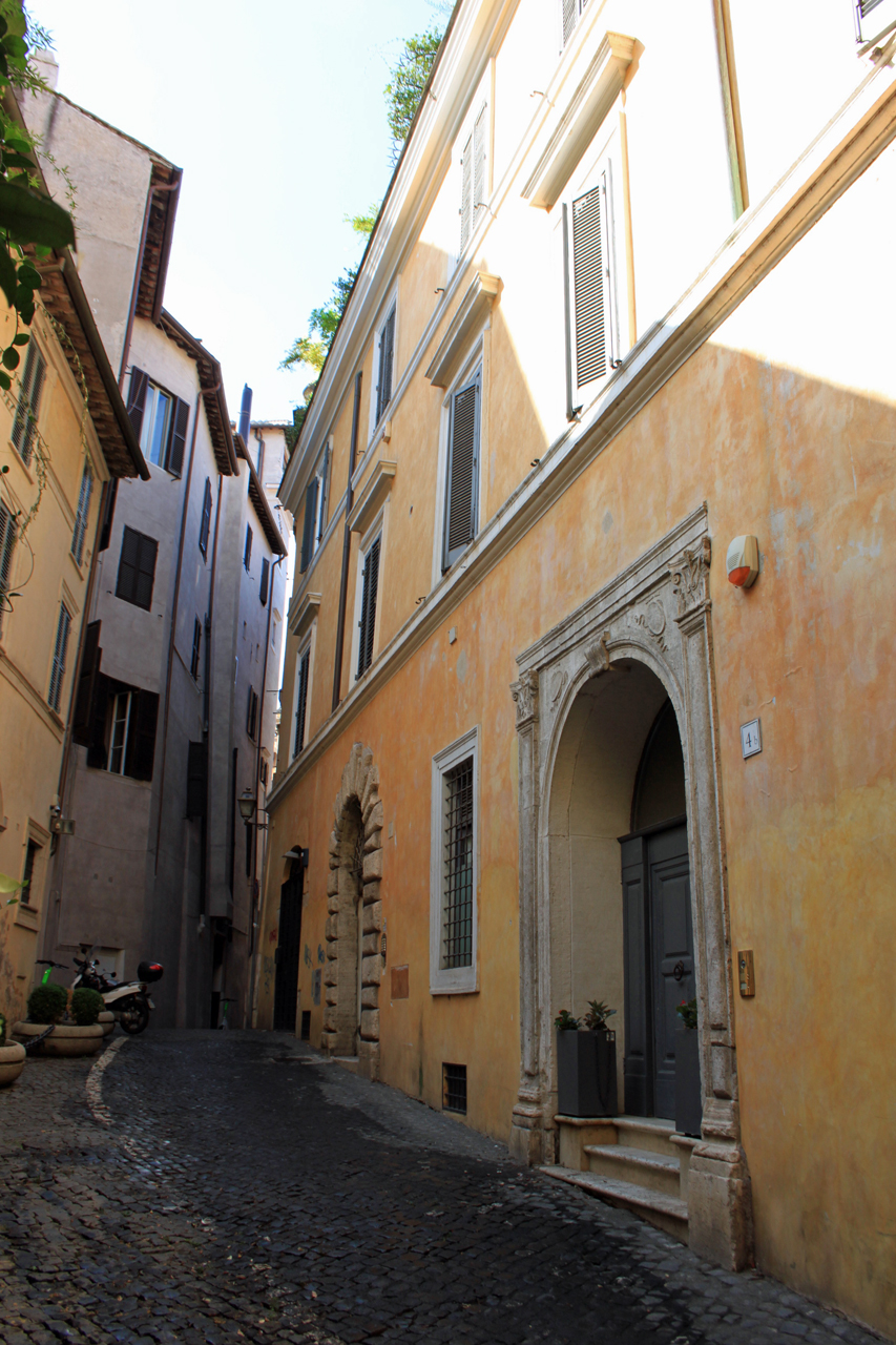 Casa in vicolo Domizio, 3