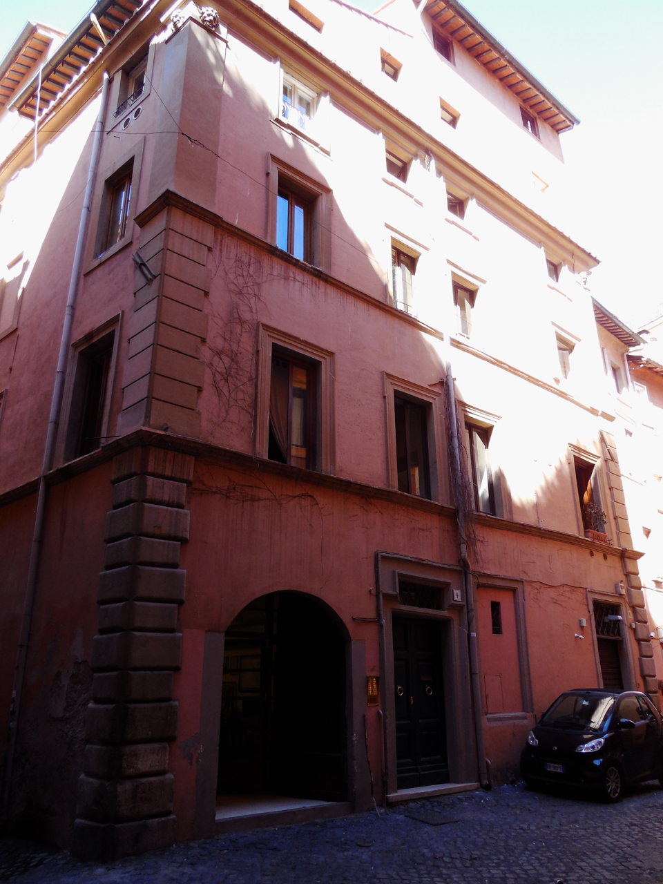Casa in vicolo della Palomba, 1
