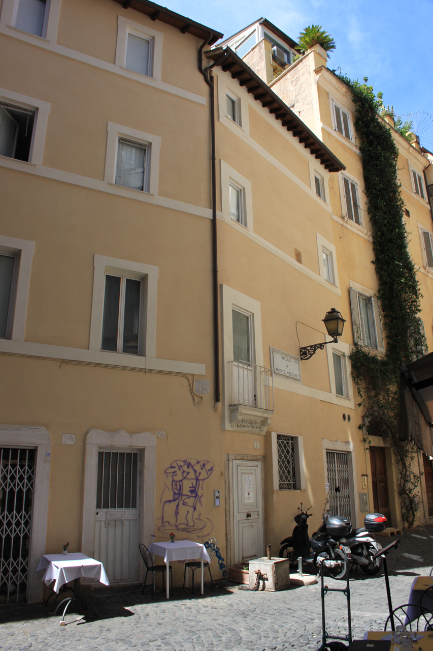 Casa in vicolo di Monte Vecchio, 1