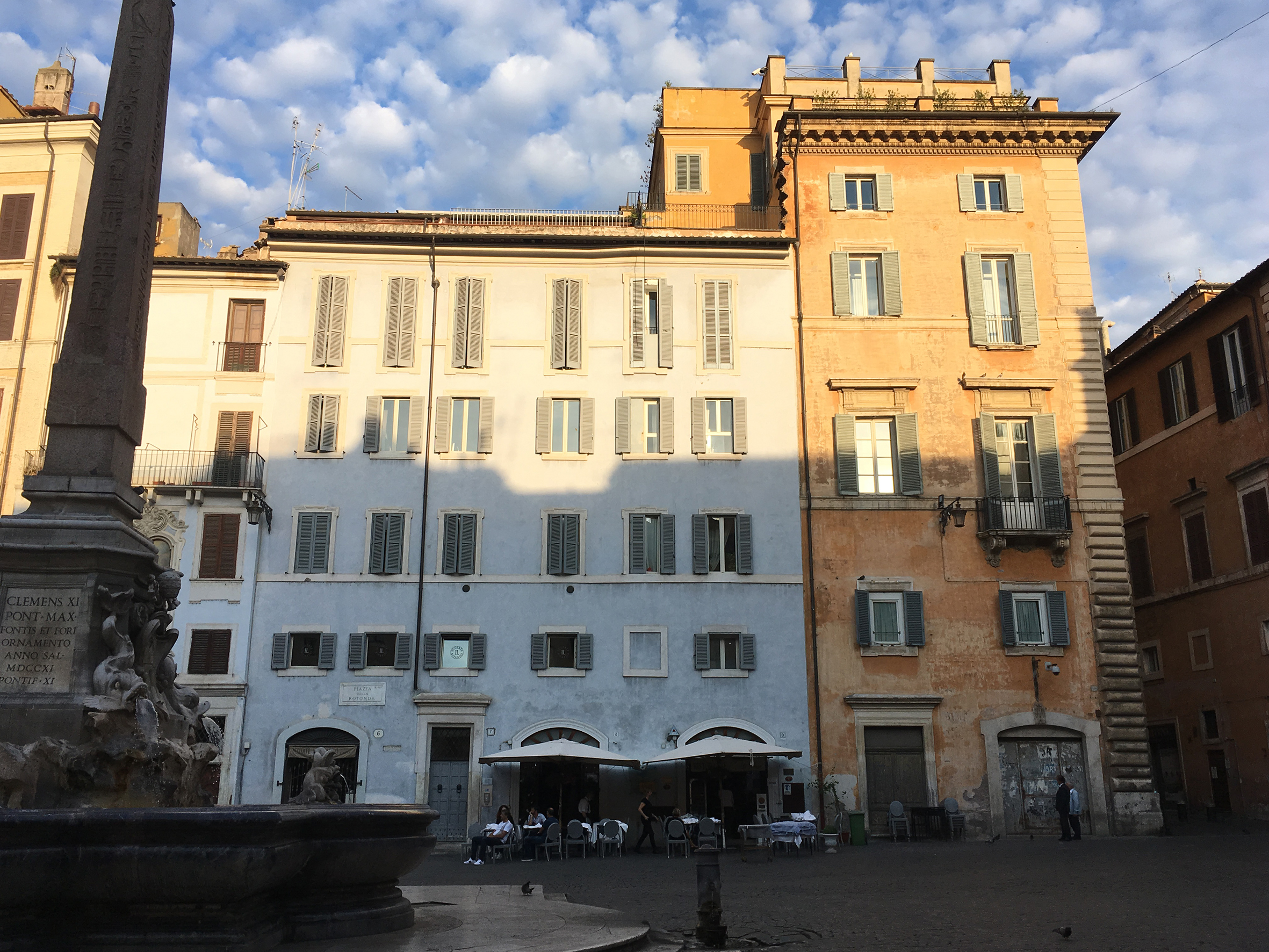 [Casa in Piazza del Pantheon, 6,7 ,8,9]