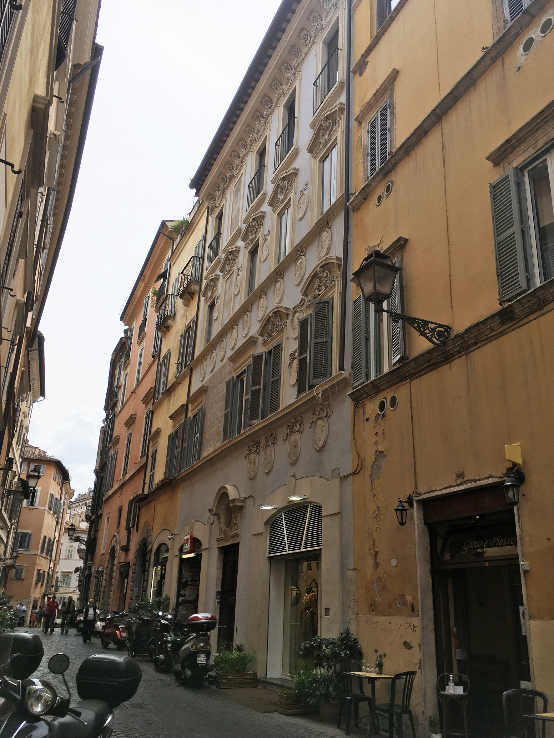 [Casa in Via del Governo Vecchio, 103,104 ,105]