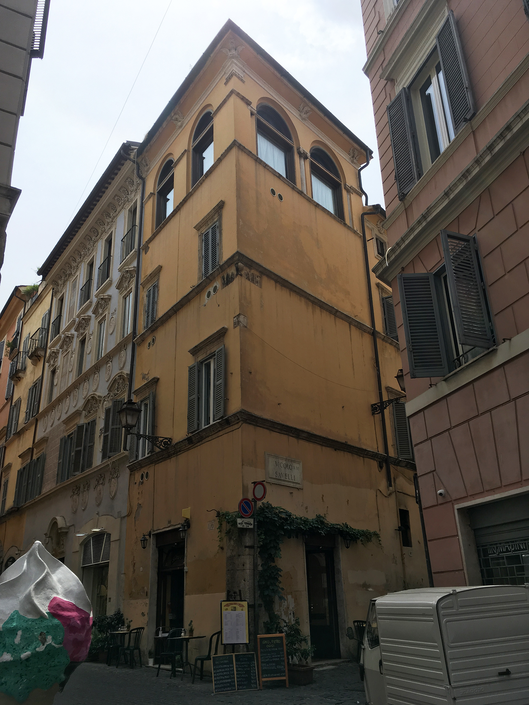 [Casa in Via del Governo Vecchio, 106]