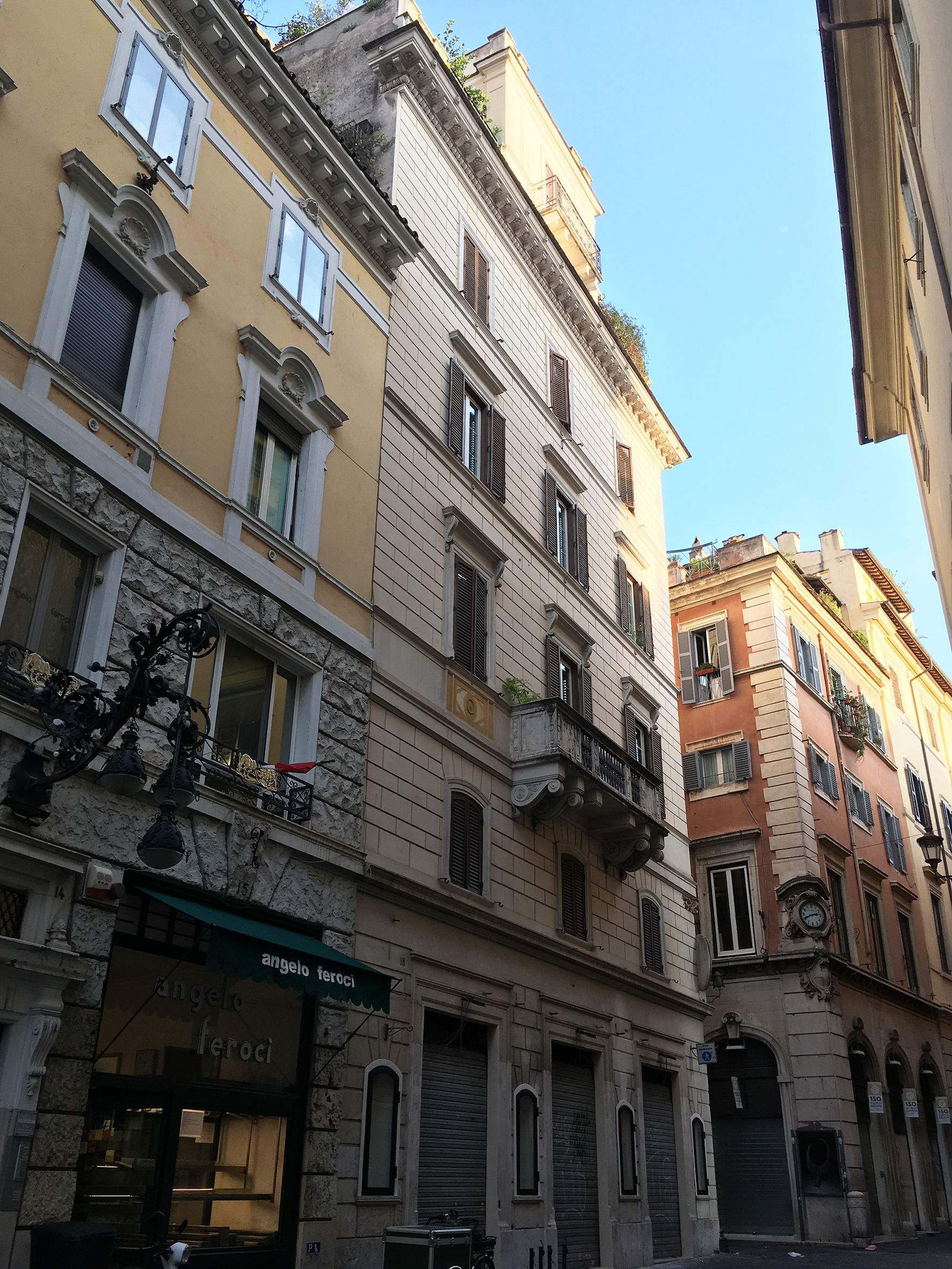[Casa in Via della Maddalena, 17,18,19]