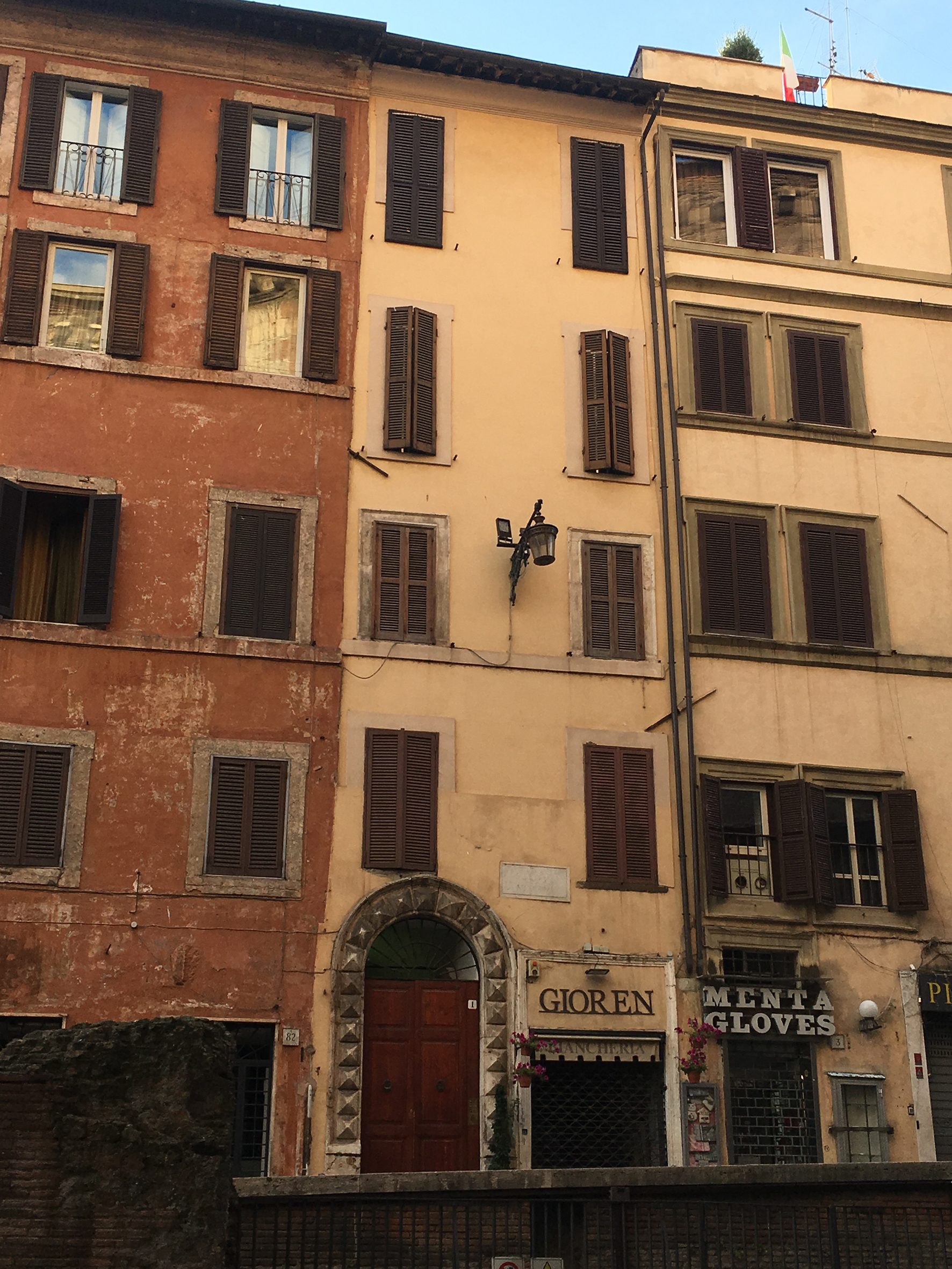 [Casa in Via della Minerva, 1 ,2]