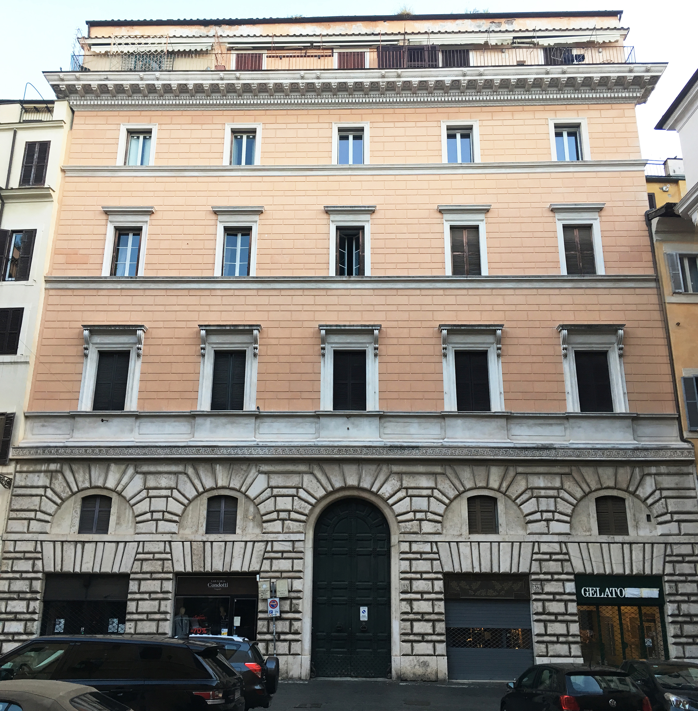 [Palazzetto in Piazza Rondanini, 31,32,33 ,34,35]