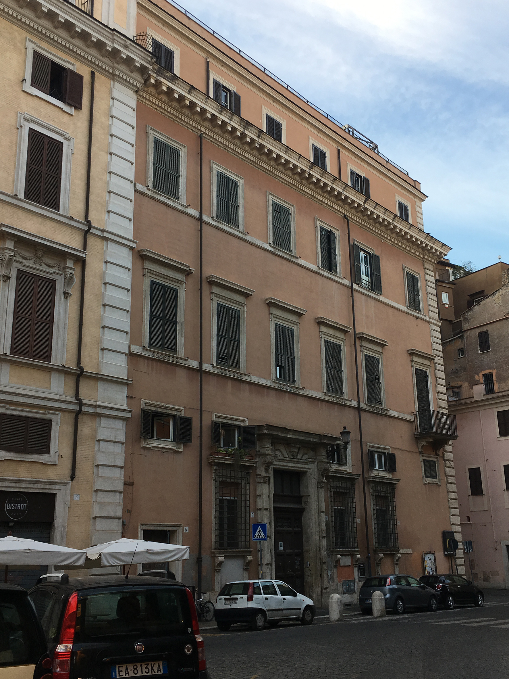 [Palazzetto in Via di S.Eustachio, 6,7,8 ,9,10]