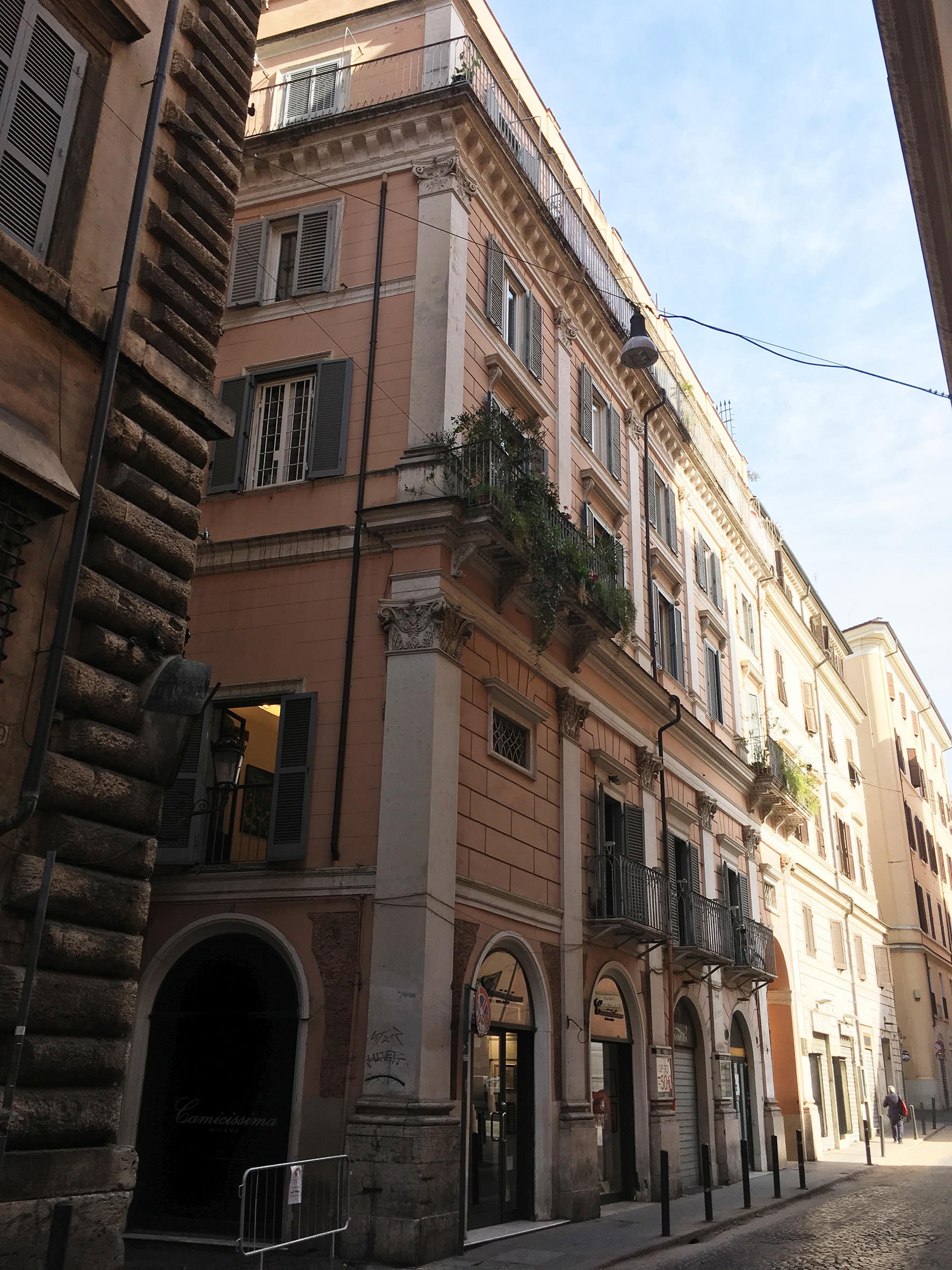 [Palazzetto in Via di Torre Argentina, 80,81,82,83 ]