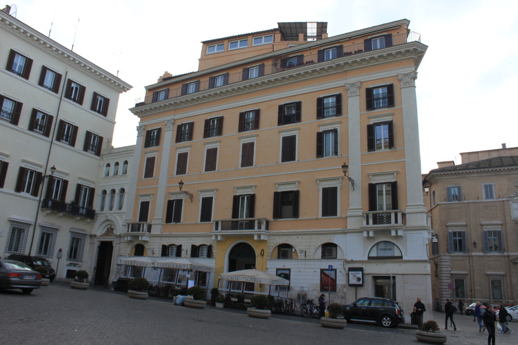 [Palazzo in Piazza Mignanelli, 24]