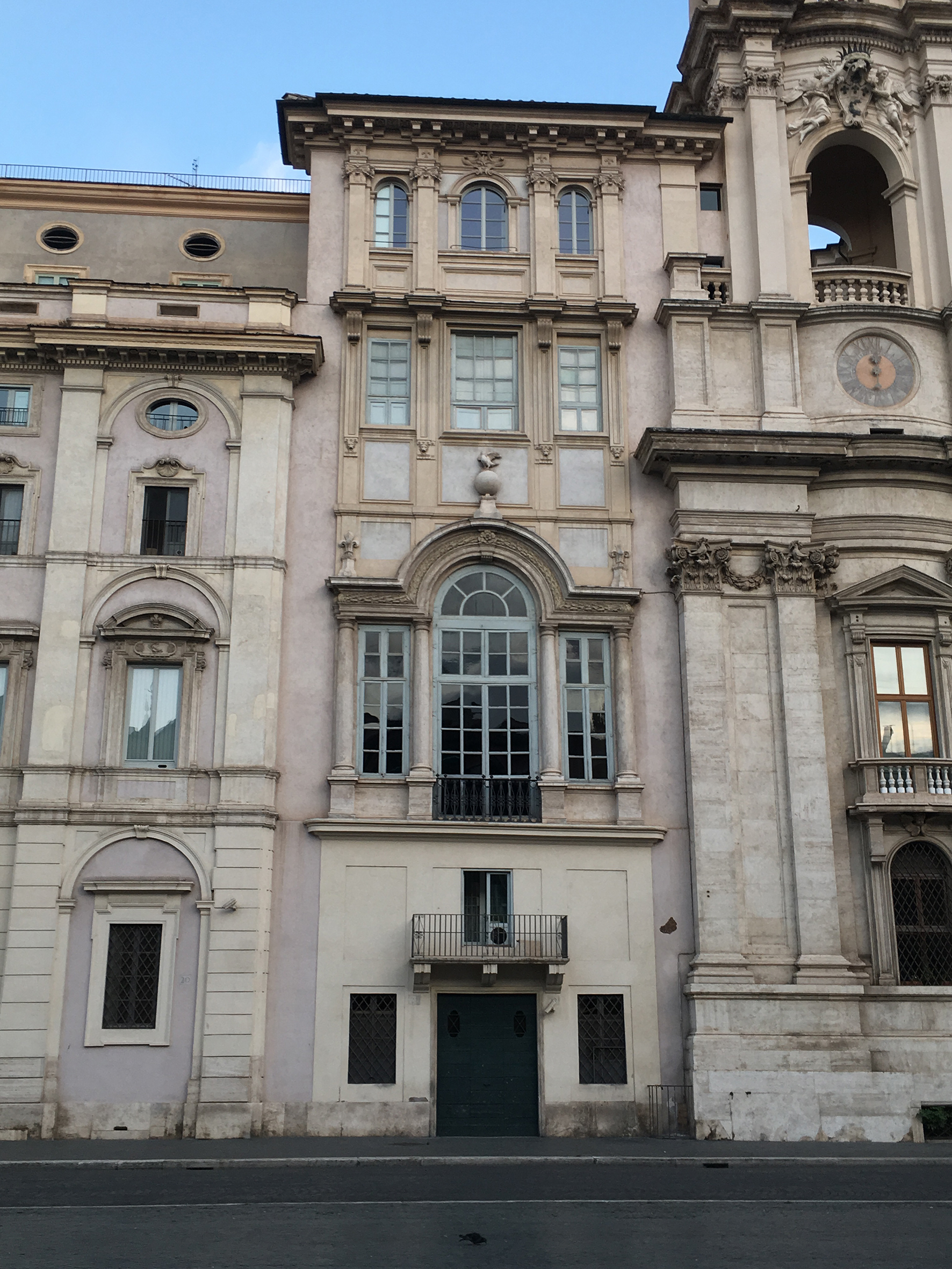 [Palazzo in Piazza Navona, 21,22 ,23]