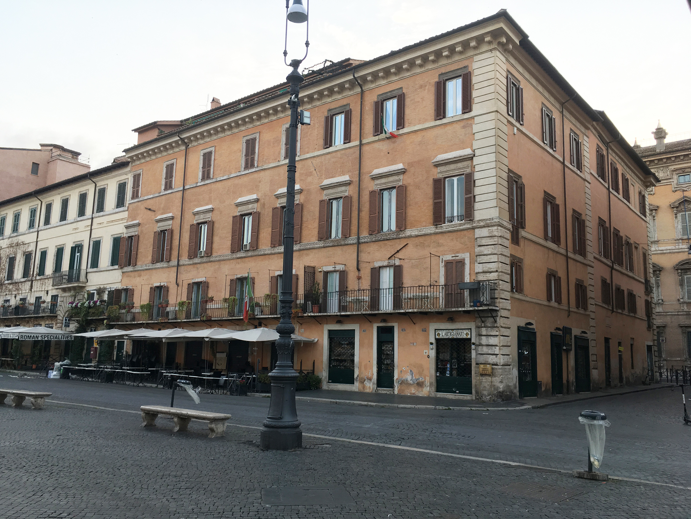 [Palazzo in Piazza Navona, 76,77,78,79,80,81,82,83,84]