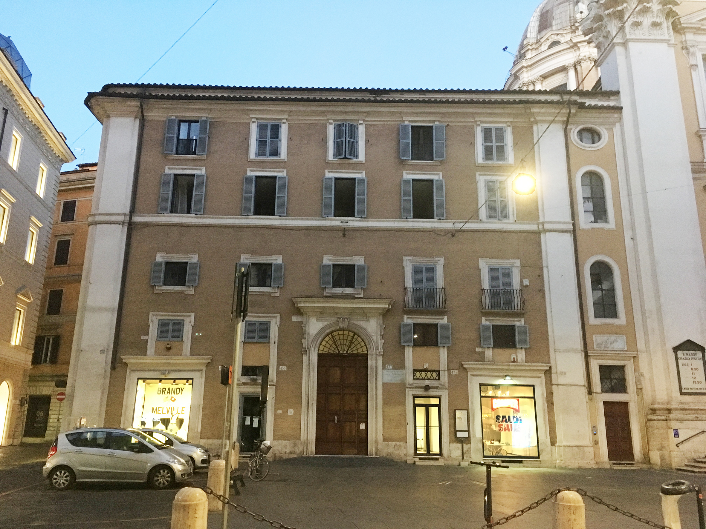 [Palazzo in Piazza S. Carlo, 435,436,437 ,438,439,439A]