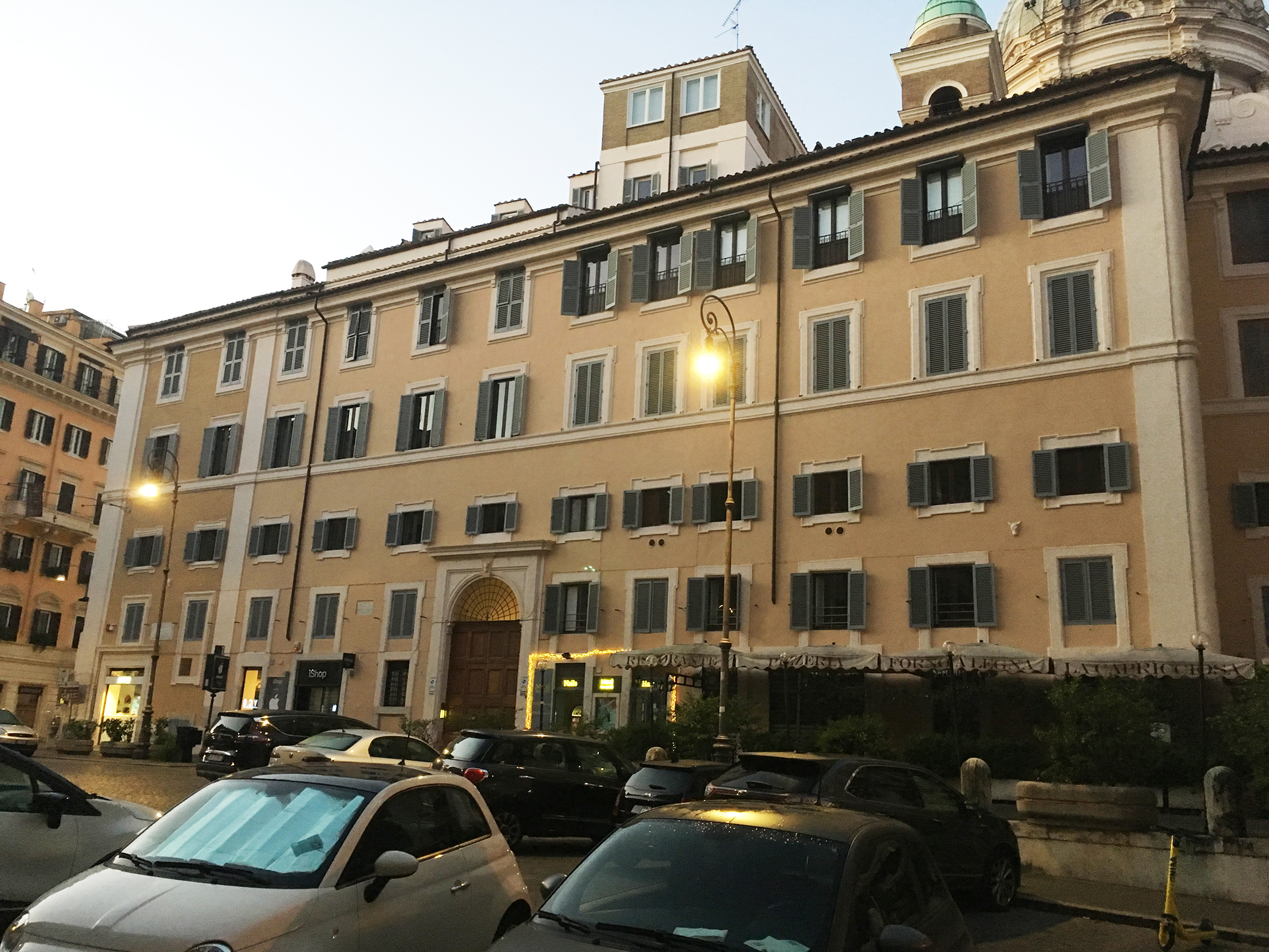 [Palazzo in Piazza S. Carlo, 440 ,441,442,443,444]