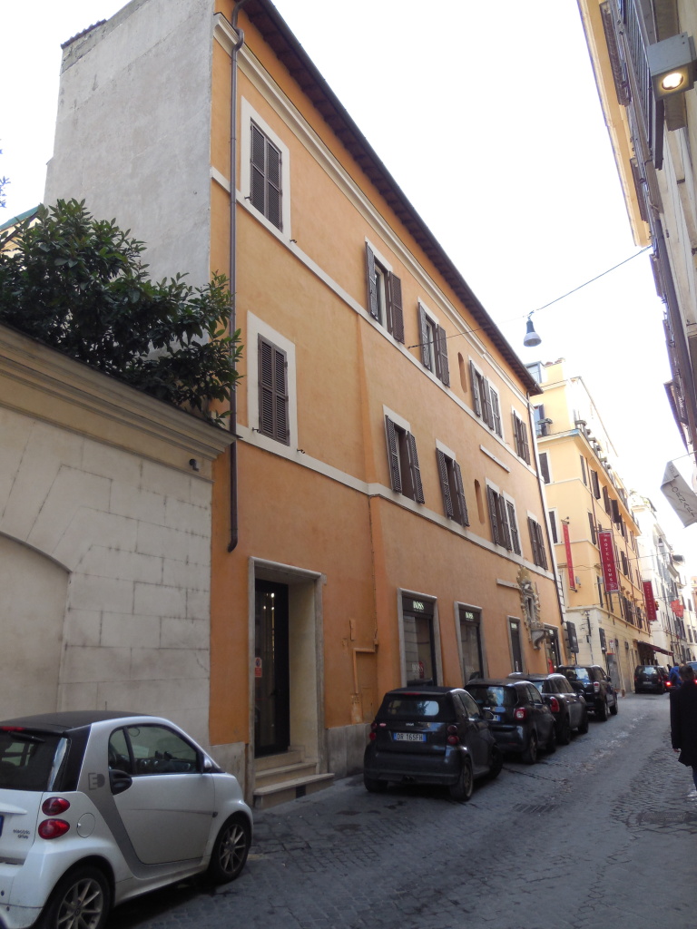 [Palazzo in Via Mario dei Fiori, 84]