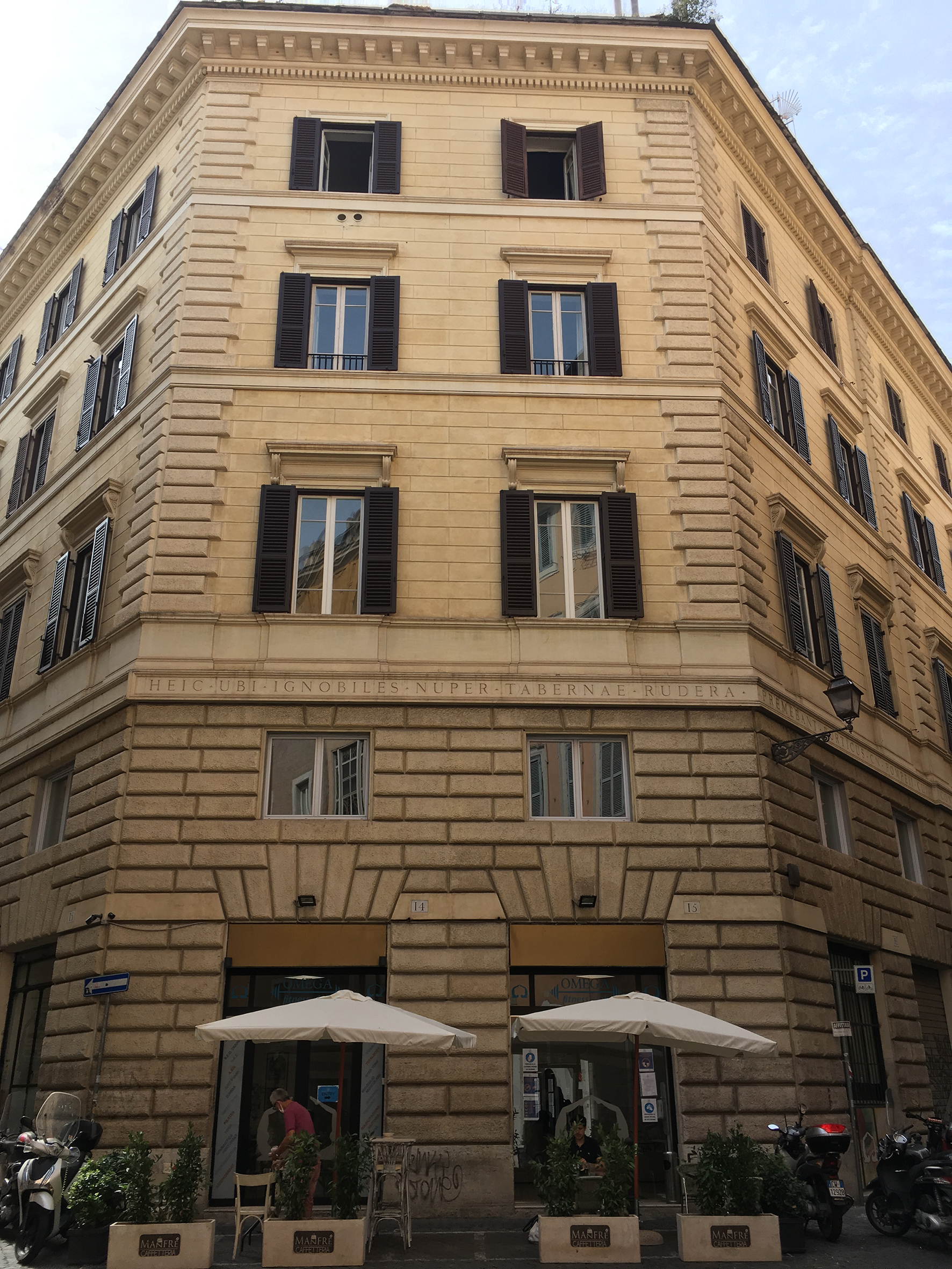 [Palazzo in Via Monte della Farina, 14,15,16,17,18,19,20,21,22,23,24,25,26,27]