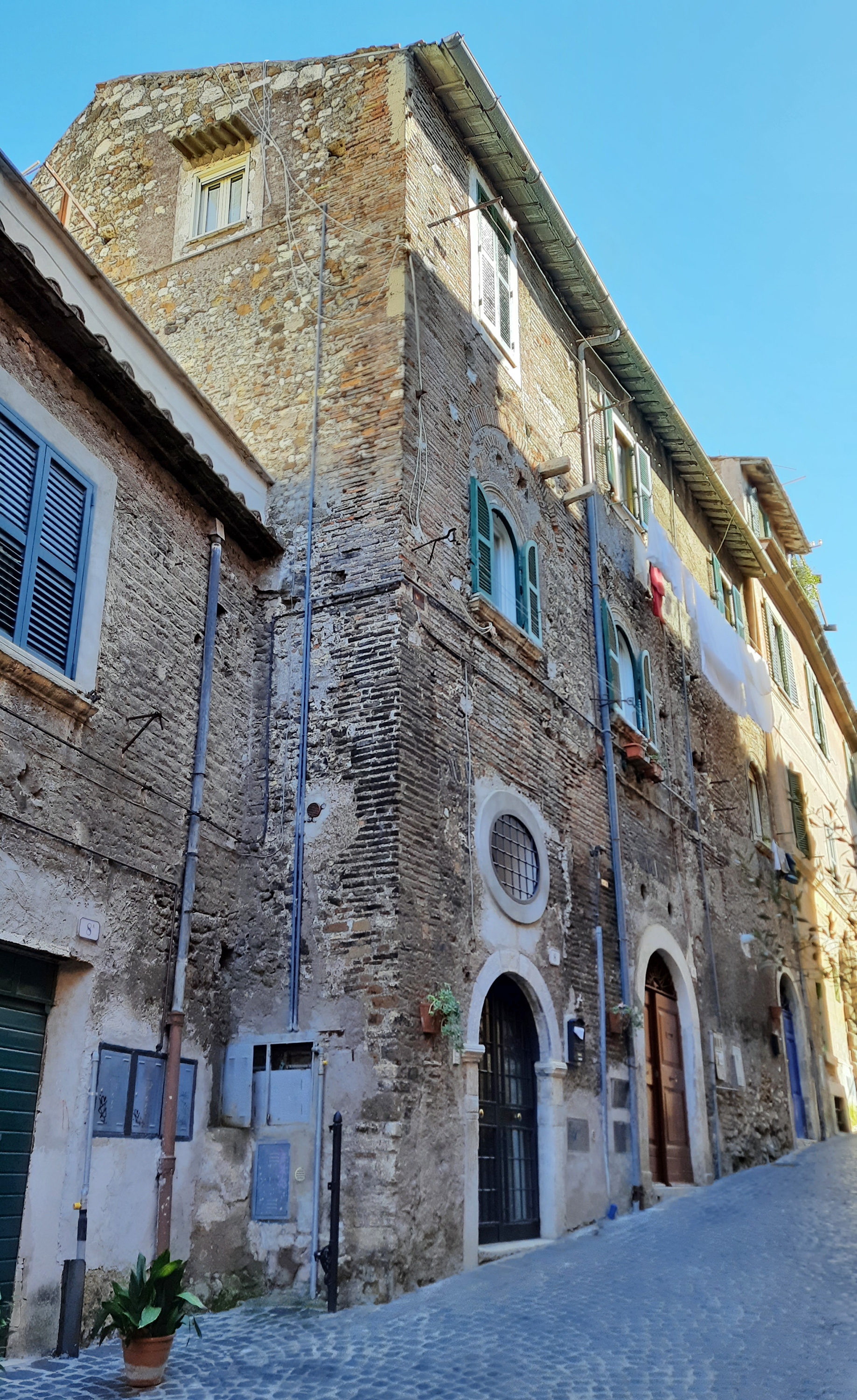 [Casa privata in via dai Selci, 8, 6, 4]