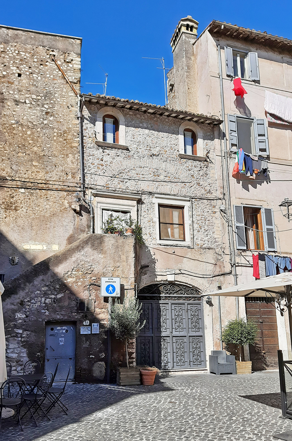 [Casa-torre privata in Piazza dell'Erbe, 13]