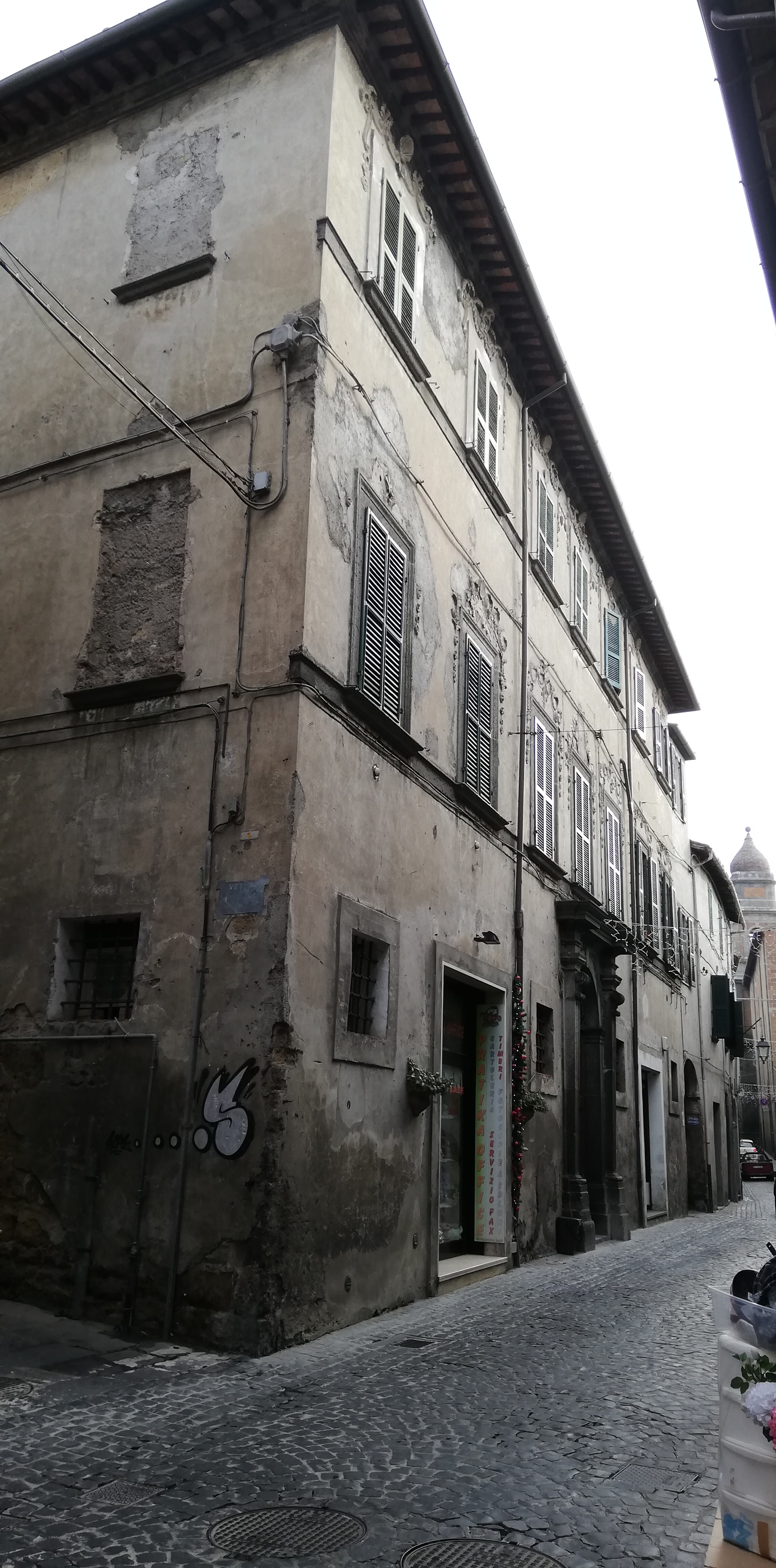 [asa padronale in via Roma, 32/ 34/ 36]