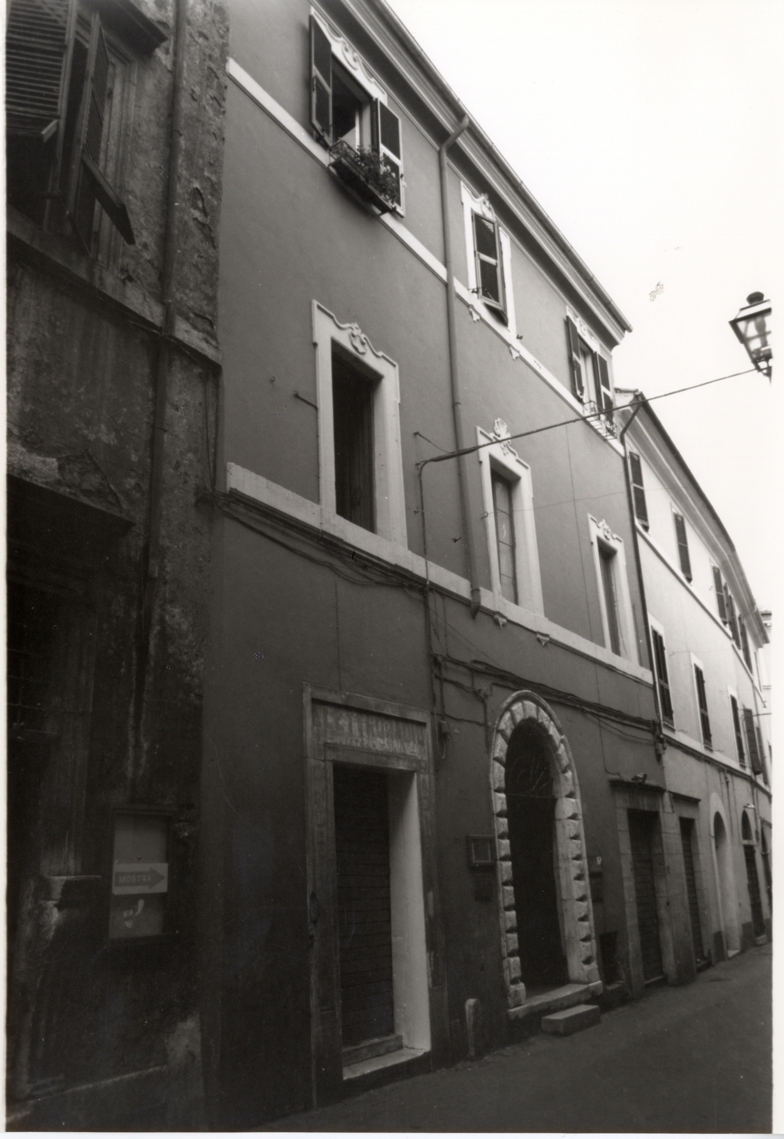 [Palazzo in via Giuseppe Garibaldi, 16/ 14/ 12]