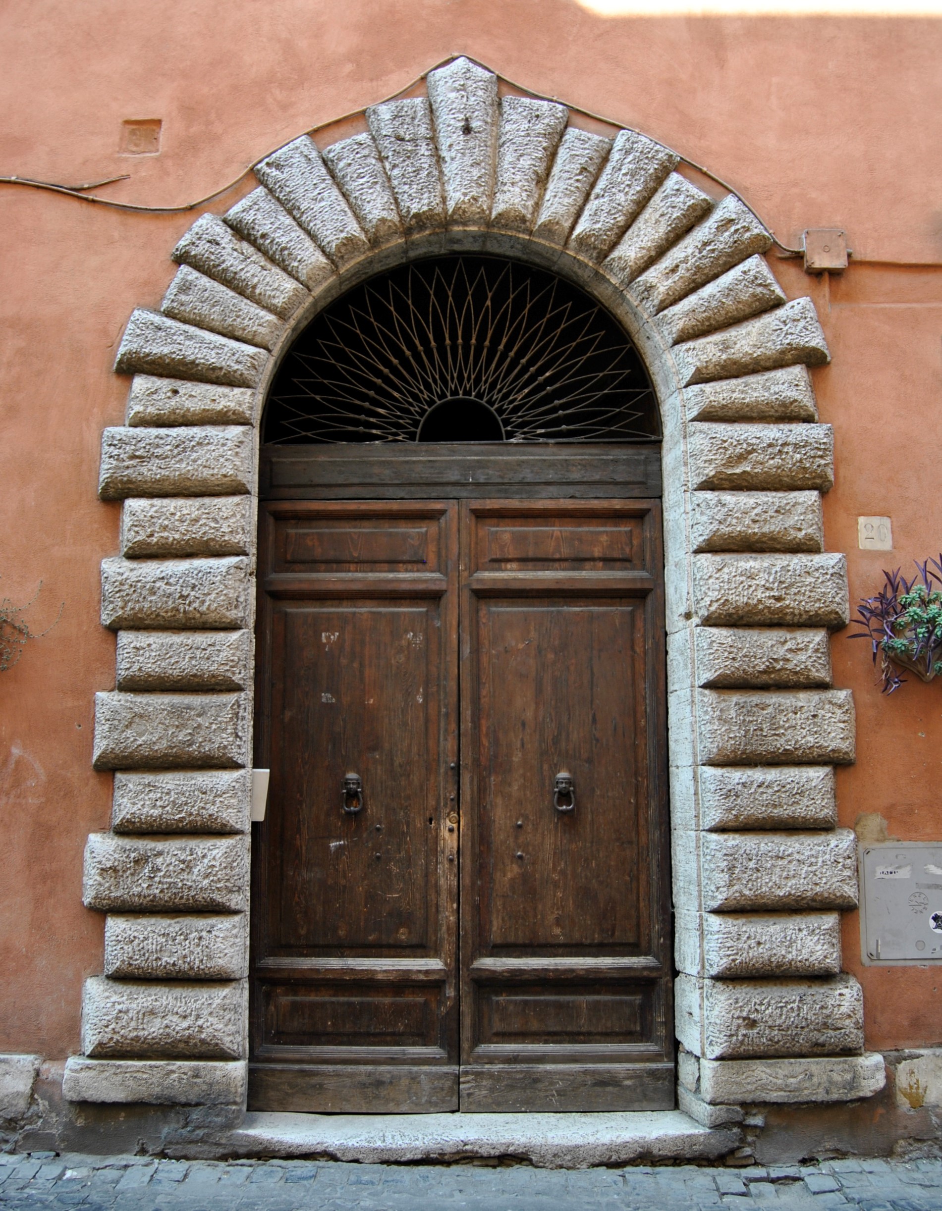 [Palazzo in via Giuseppe Garibaldi, 22 /20]